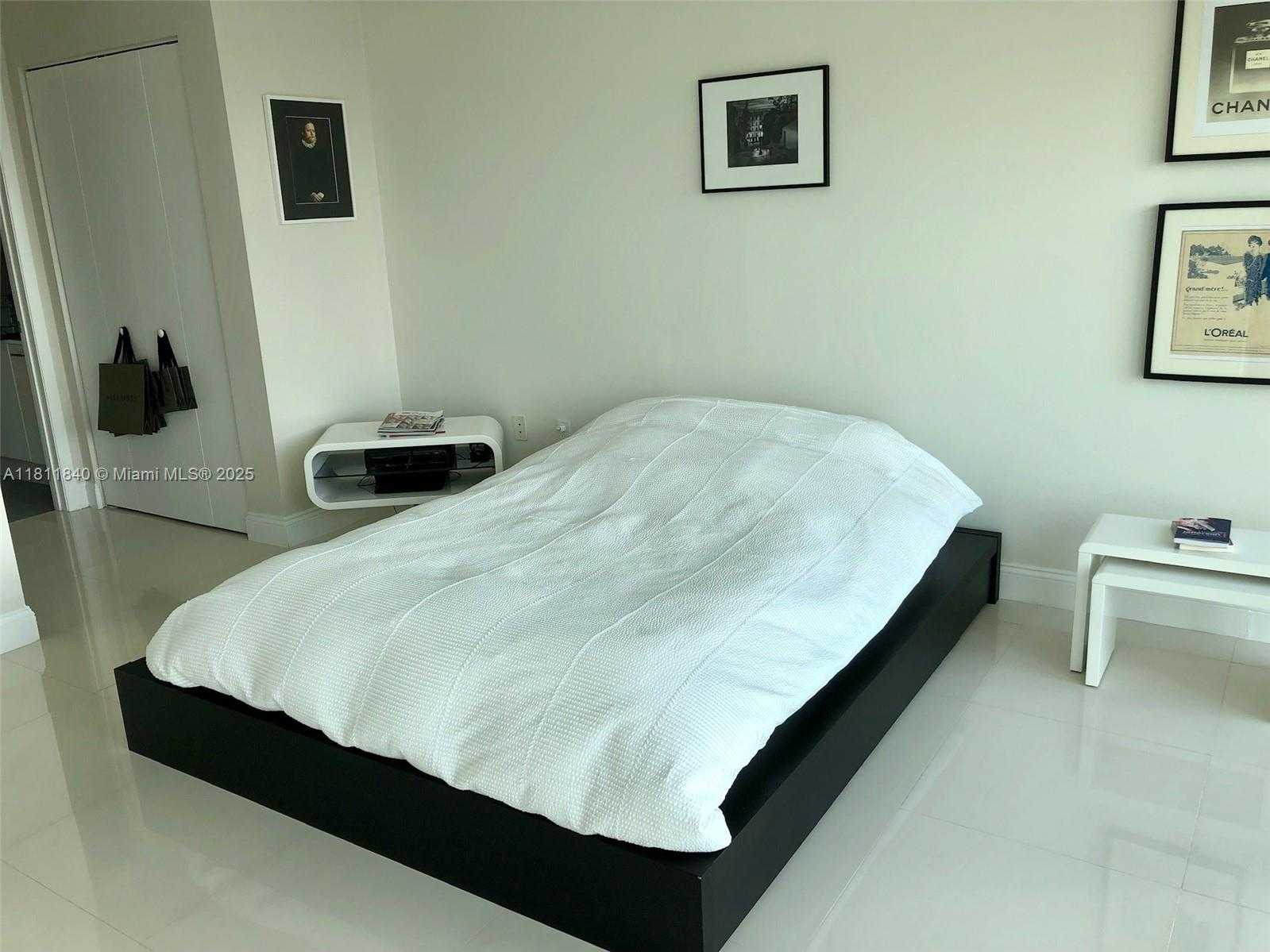 Small Image of 92 SOUTH WEST 3RD ST #3707, Miami Number 10
