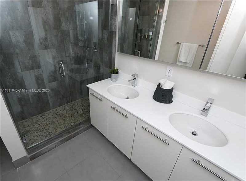 Small Image of 92 SOUTH WEST 3RD ST #3707, Miami Number 12