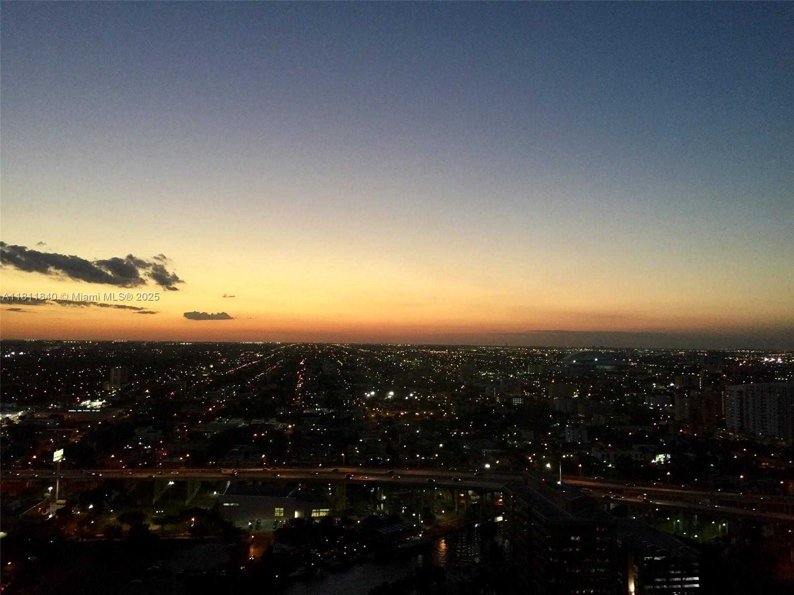 Small Image of 92 SOUTH WEST 3RD ST #3707, Miami Number 14