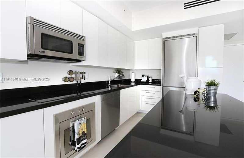 Small Image of 92 SOUTH WEST 3RD ST #3707, Miami Number 2