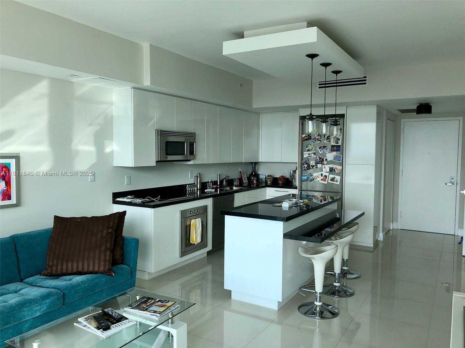 Small Image of 92 SOUTH WEST 3RD ST #3707, Miami Number 4