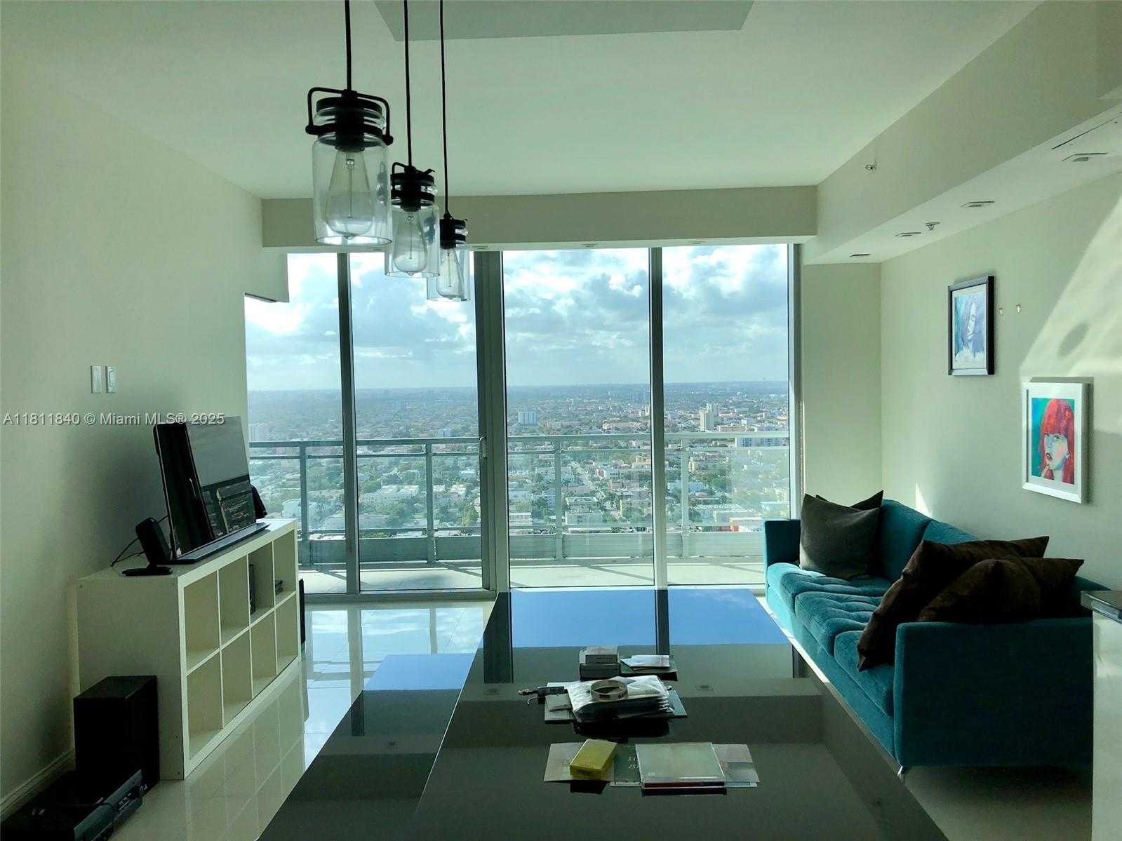 Small Image of 92 SOUTH WEST 3RD ST #3707, Miami Number 5