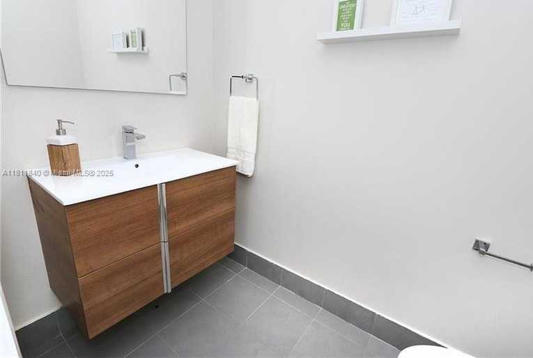 Small Image of 92 SOUTH WEST 3RD ST #3707, Miami Number 6