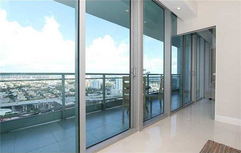 Small Image of 92 SOUTH WEST 3RD ST #3707, Miami Number 8