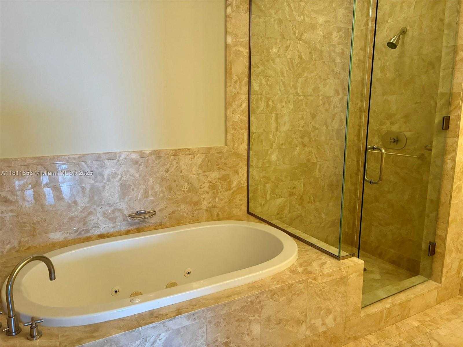 Small Image of 1425 BRICKELL AVE #55A, Miami Number 10