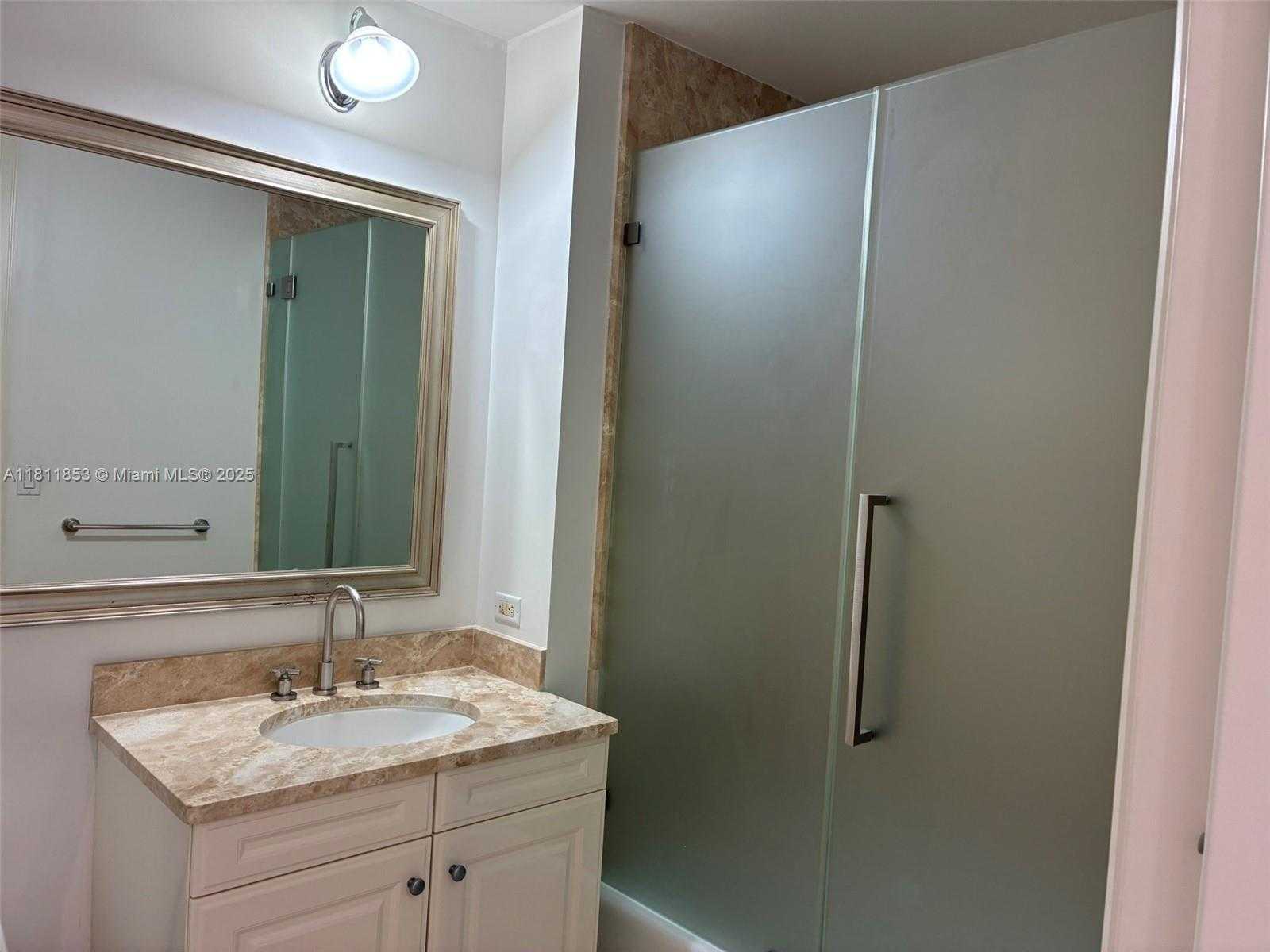 Small Image of 1425 BRICKELL AVE #55A, Miami Number 14