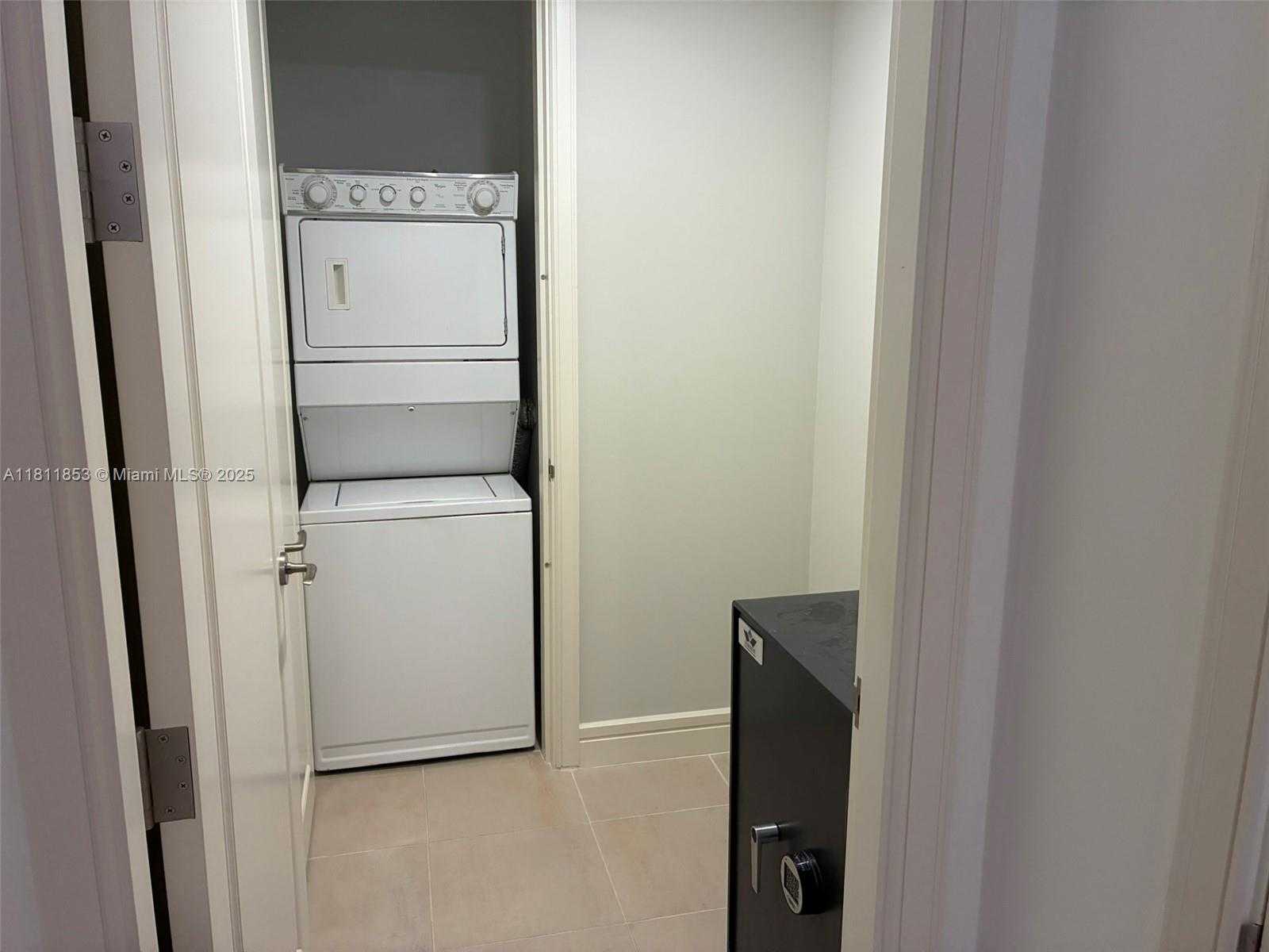 Small Image of 1425 BRICKELL AVE #55A, Miami Number 19