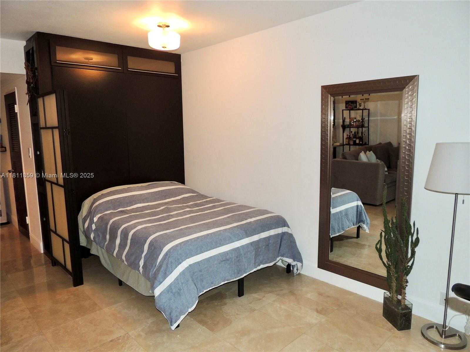 Small Image of 1000 WEST AVE #1420, Miami Beach Number 10