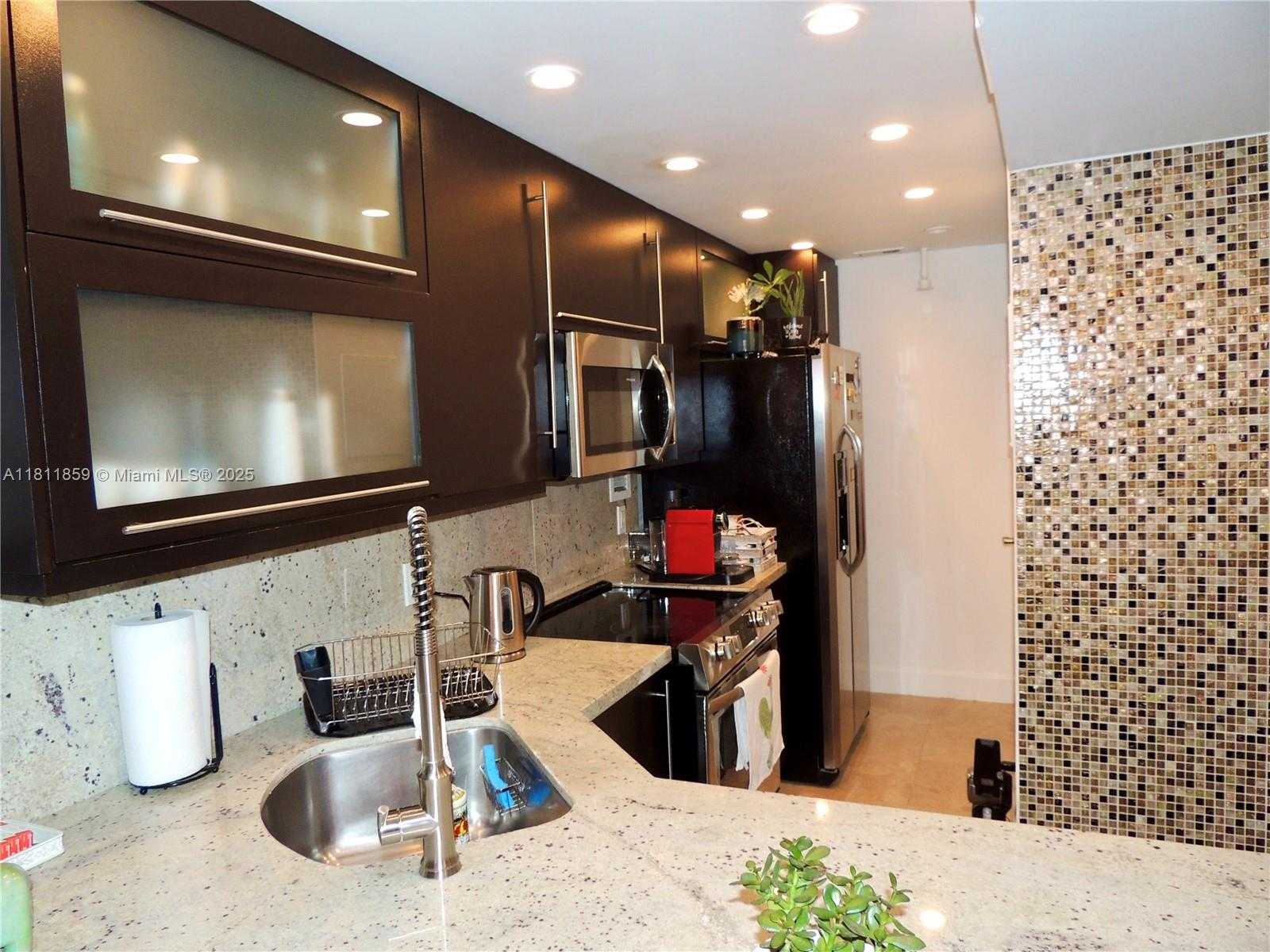 Small Image of 1000 WEST AVE #1420, Miami Beach Number 19