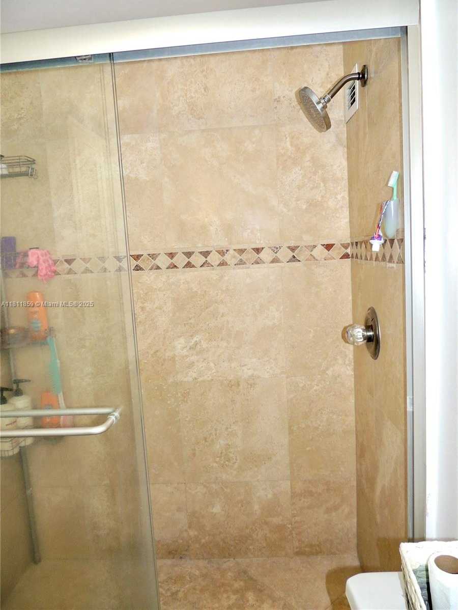 Small Image of 1000 WEST AVE #1420, Miami Beach Number 22