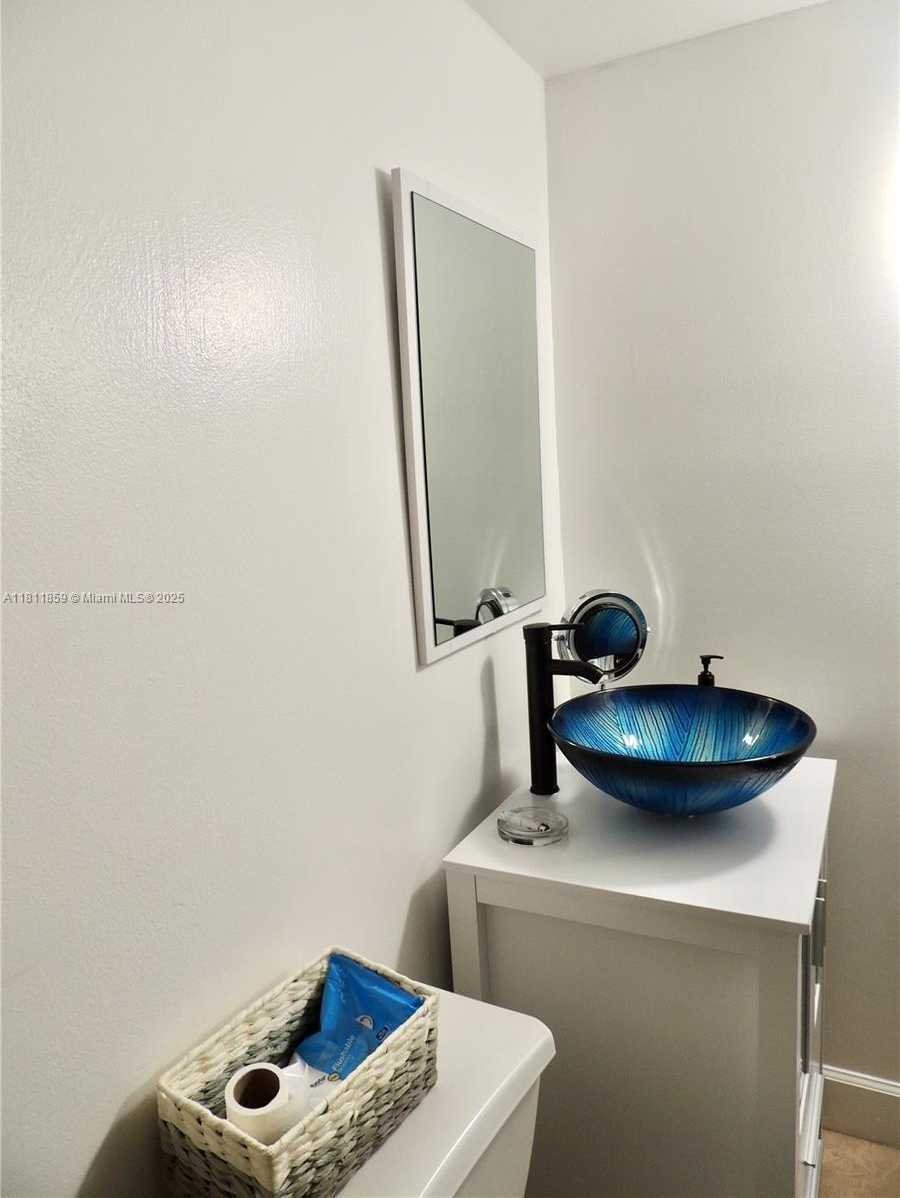 Small Image of 1000 WEST AVE #1420, Miami Beach Number 23
