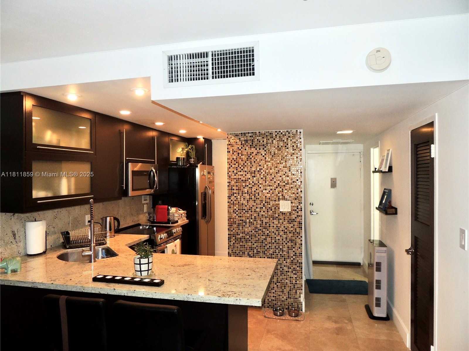 Small Image of 1000 WEST AVE #1420, Miami Beach Number 28