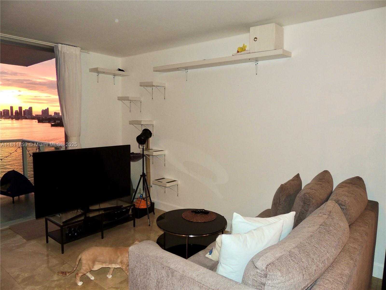 Small Image of 1000 WEST AVE #1420, Miami Beach Number 30
