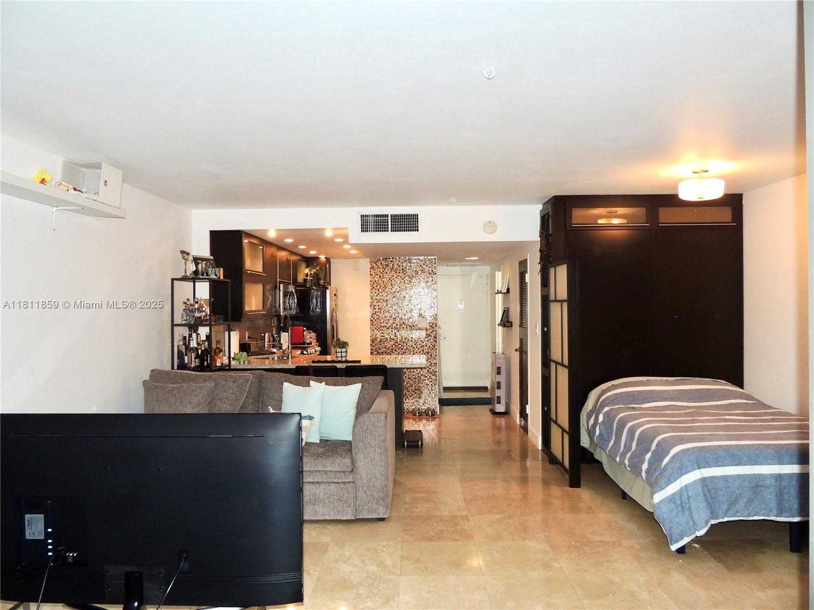 Small Image of 1000 WEST AVE #1420, Miami Beach Number 32