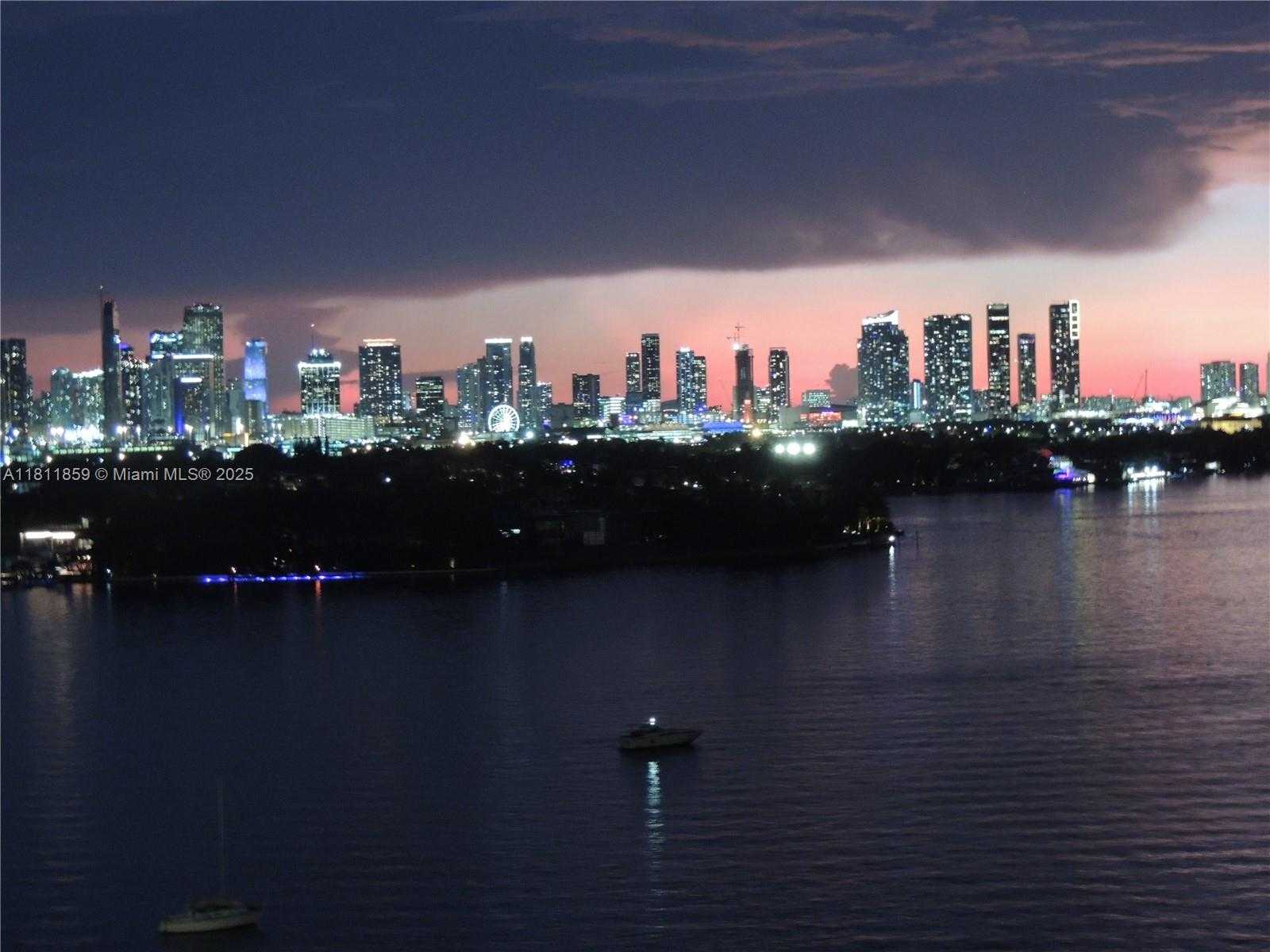 Small Image of 1000 WEST AVE #1420, Miami Beach Number 35
