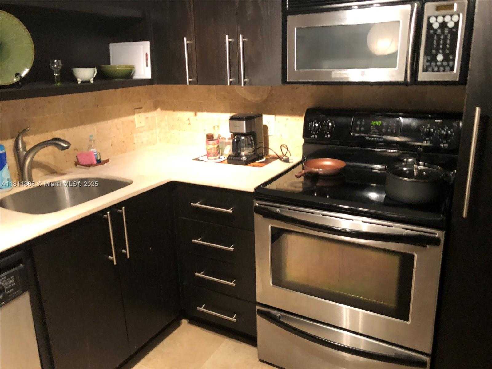 Small Image of 800 #336, Miami Beach Number 10