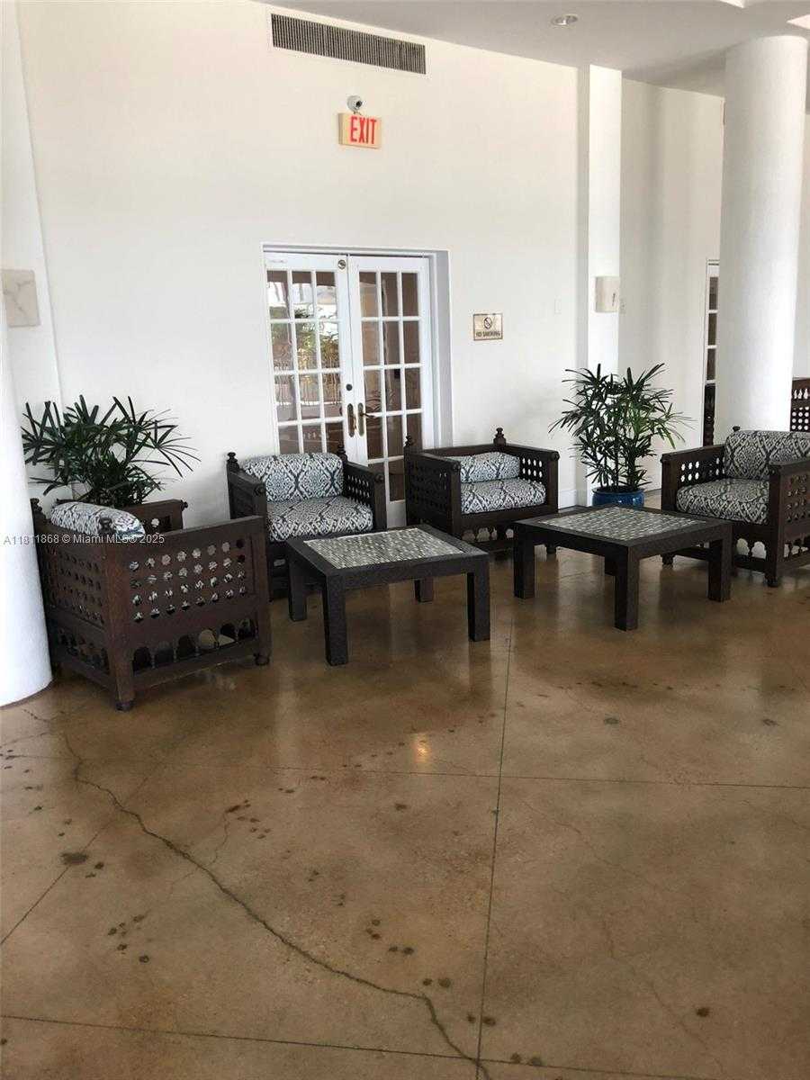 Small Image of 800 #336, Miami Beach Number 18
