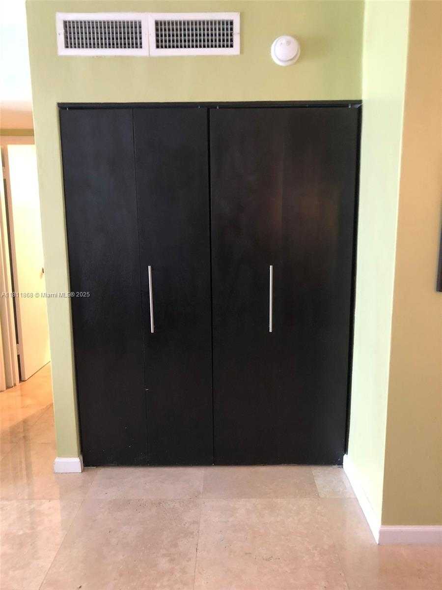 Small Image of 800 #336, Miami Beach Number 7
