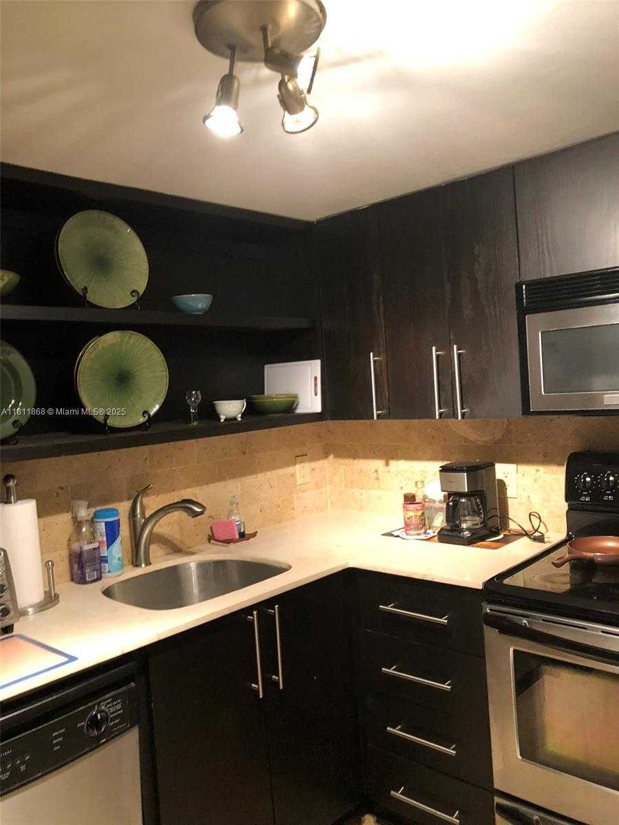 Small Image of 800 #336, Miami Beach Number 9