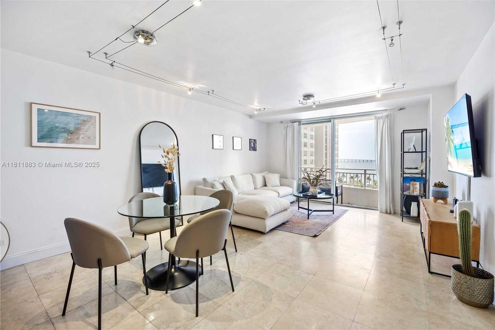 Small Image of 770 CLAUGHTON ISLAND DR #1008, Miami Number 11
