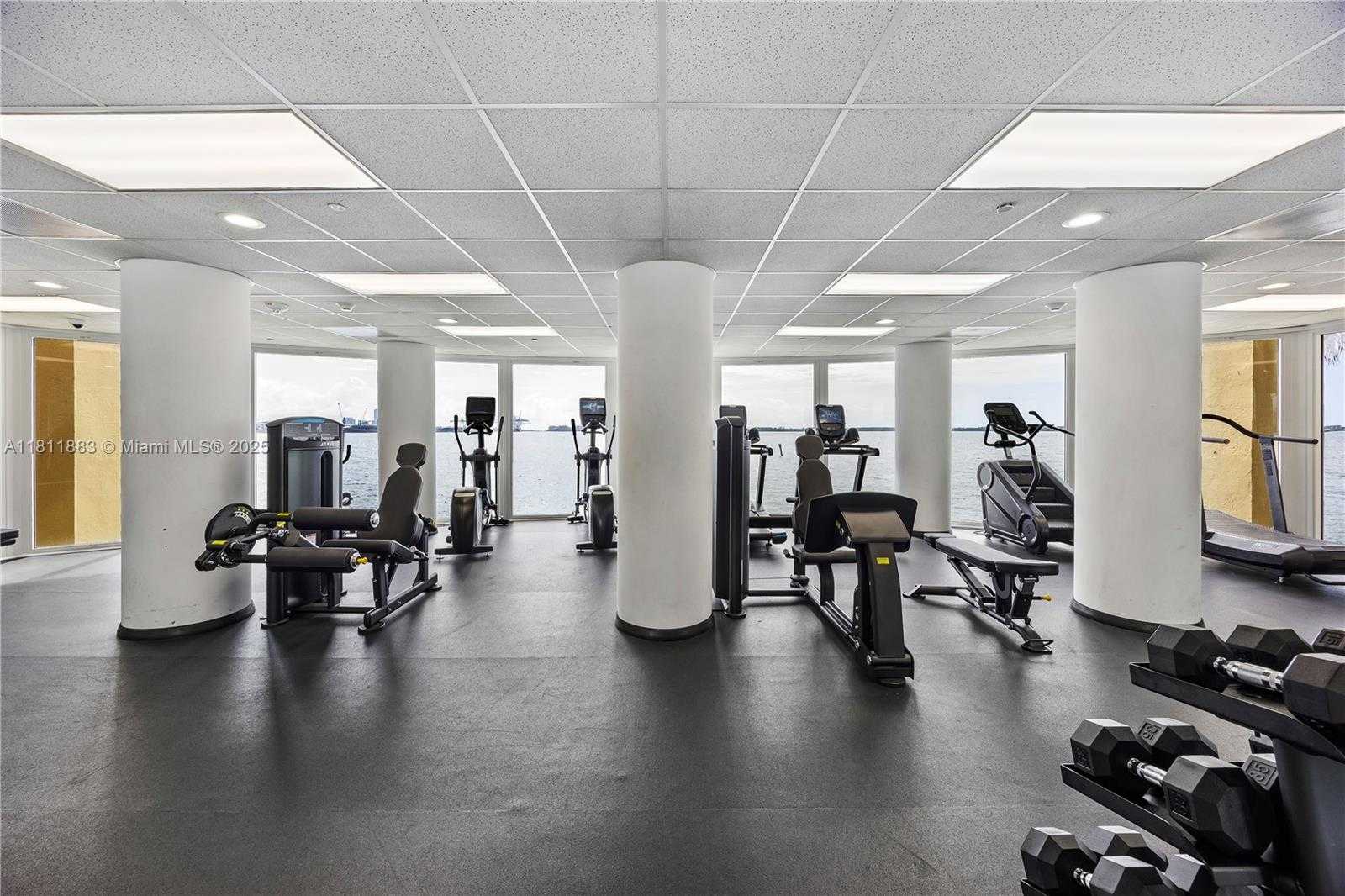 Small Image of 770 CLAUGHTON ISLAND DR #1008, Miami Number 22