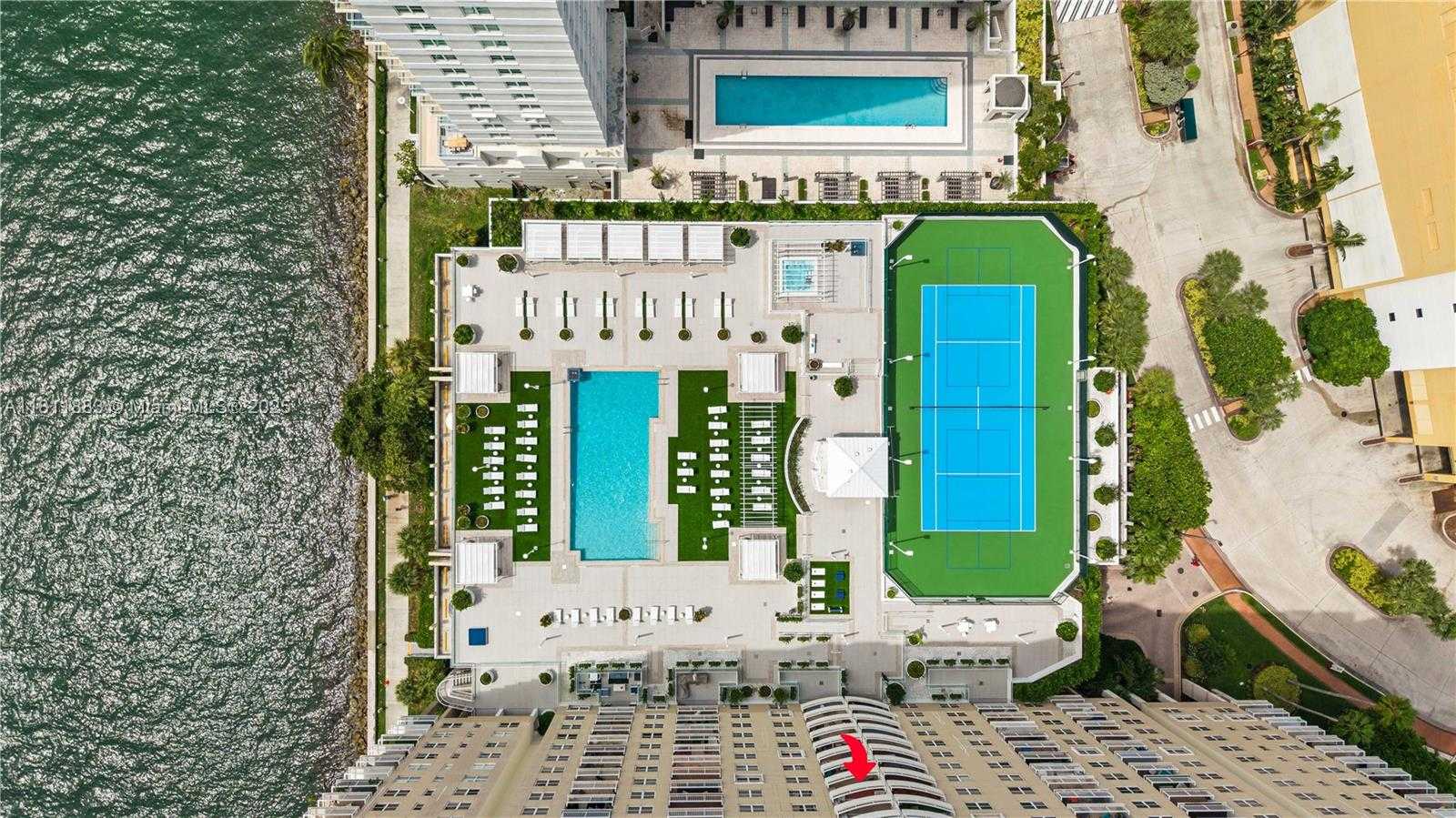 Small Image of 770 CLAUGHTON ISLAND DR #1008, Miami Number 35