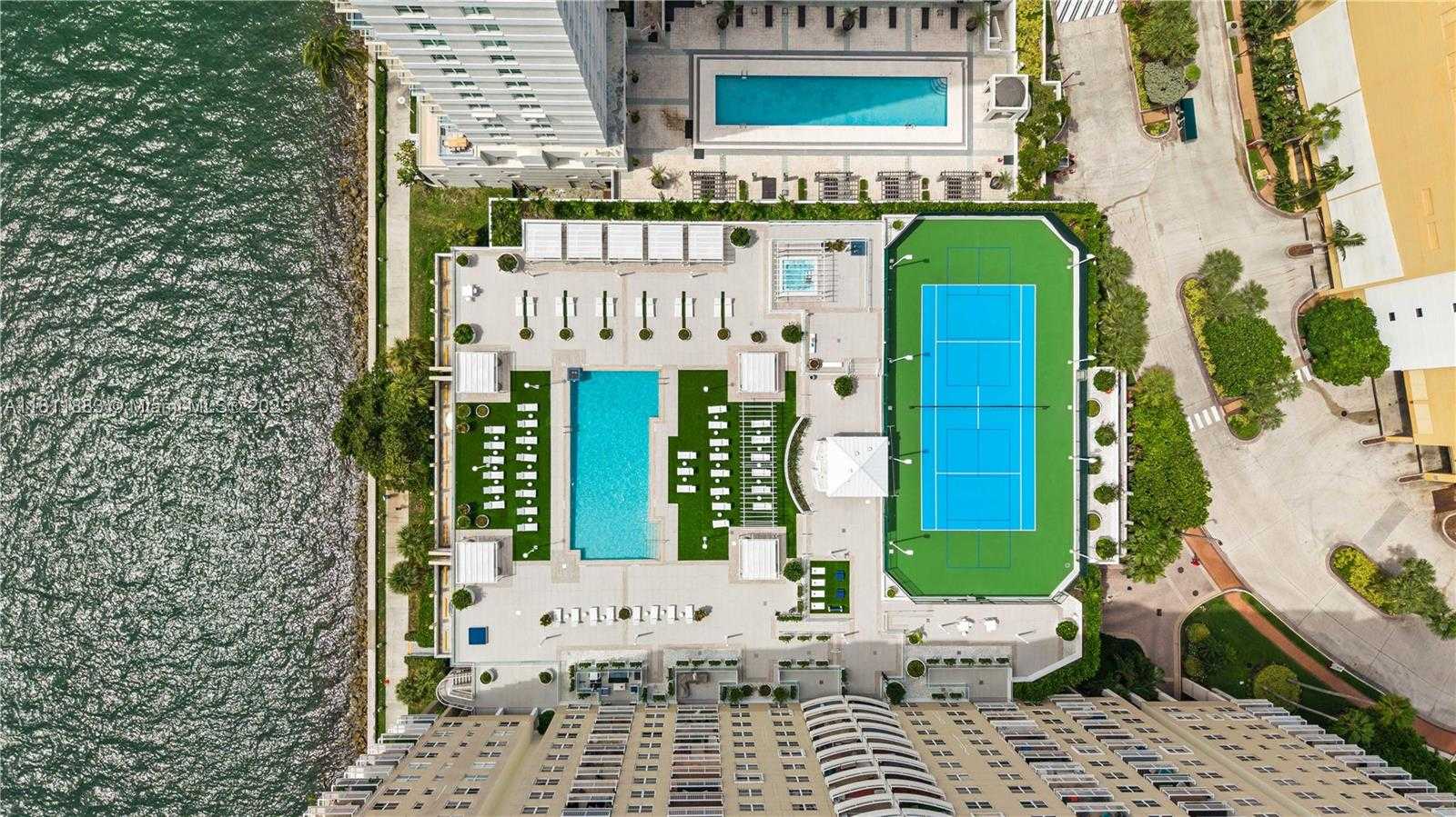 Small Image of 770 CLAUGHTON ISLAND DR #1008, Miami Number 36