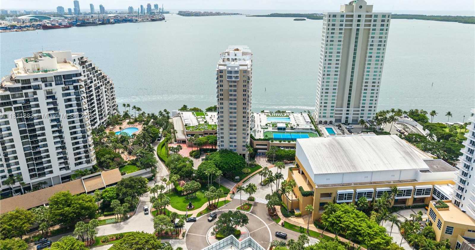Small Image of 770 CLAUGHTON ISLAND DR #1008, Miami Number 39