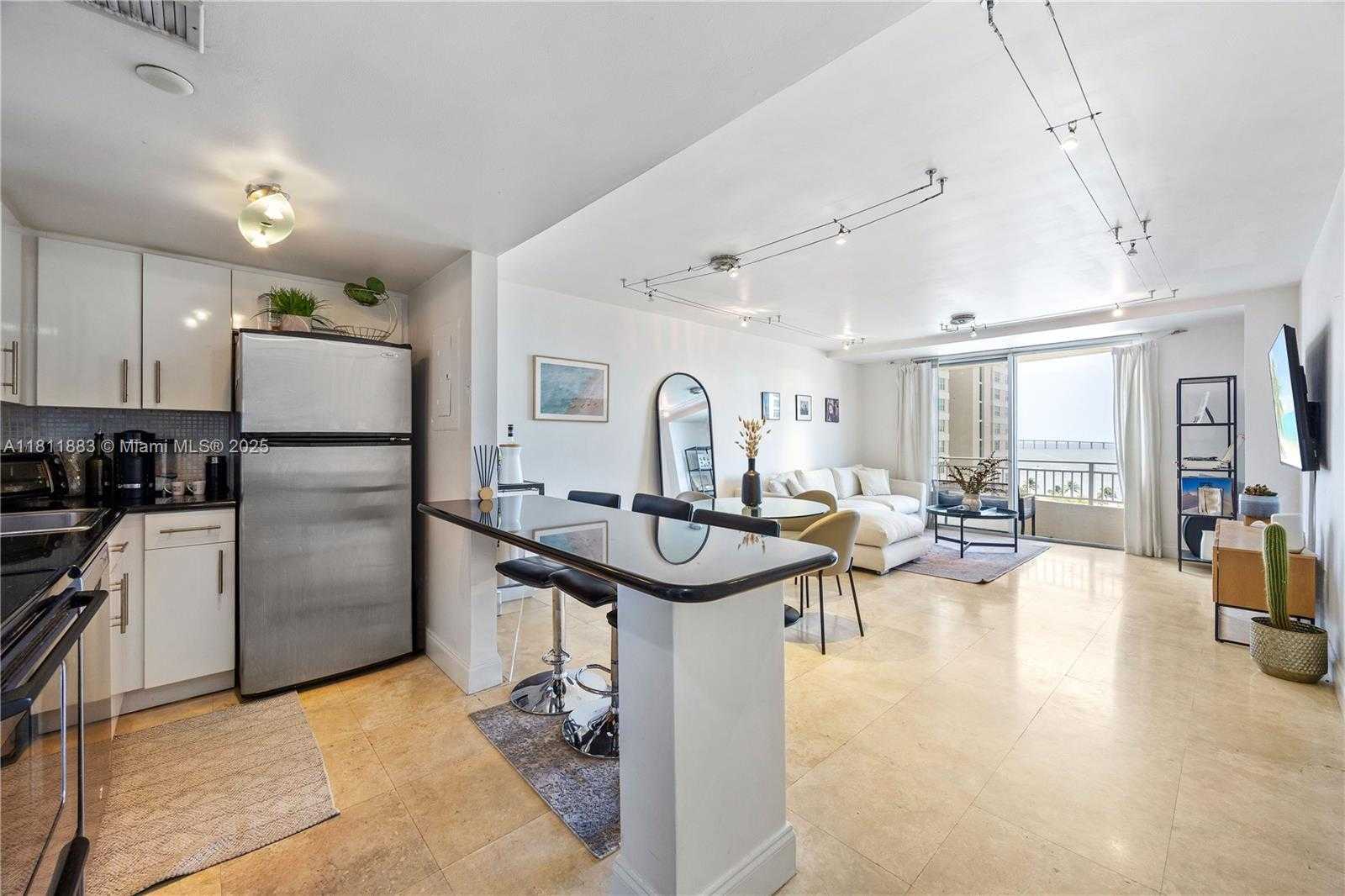 Small Image of 770 CLAUGHTON ISLAND DR #1008, Miami Number 8