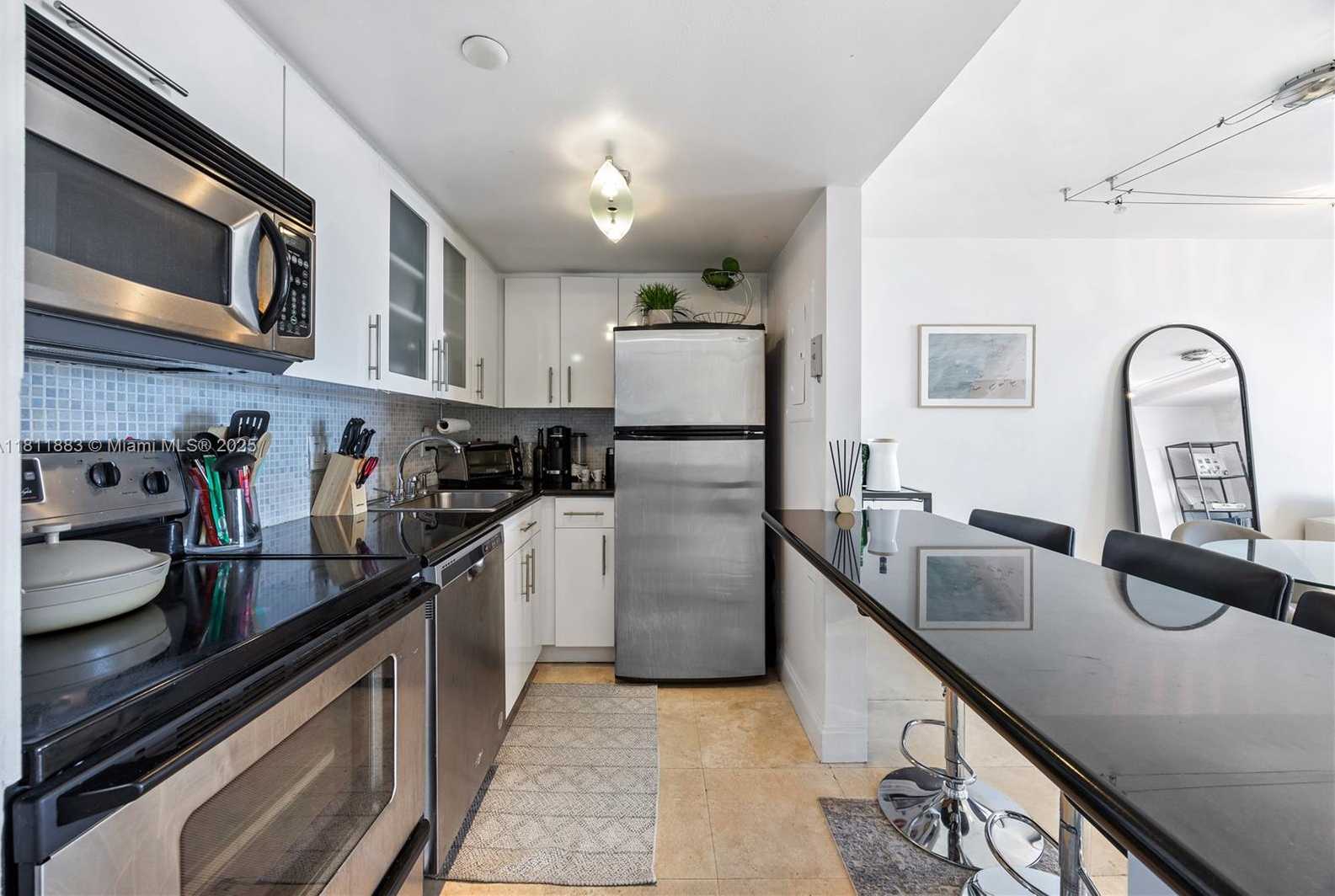 Small Image of 770 CLAUGHTON ISLAND DR #1008, Miami Number 9