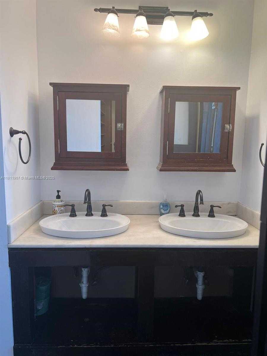 Small Image of 9518 SOUTH WEST 148TH AVE CIR E, Miami Number 10