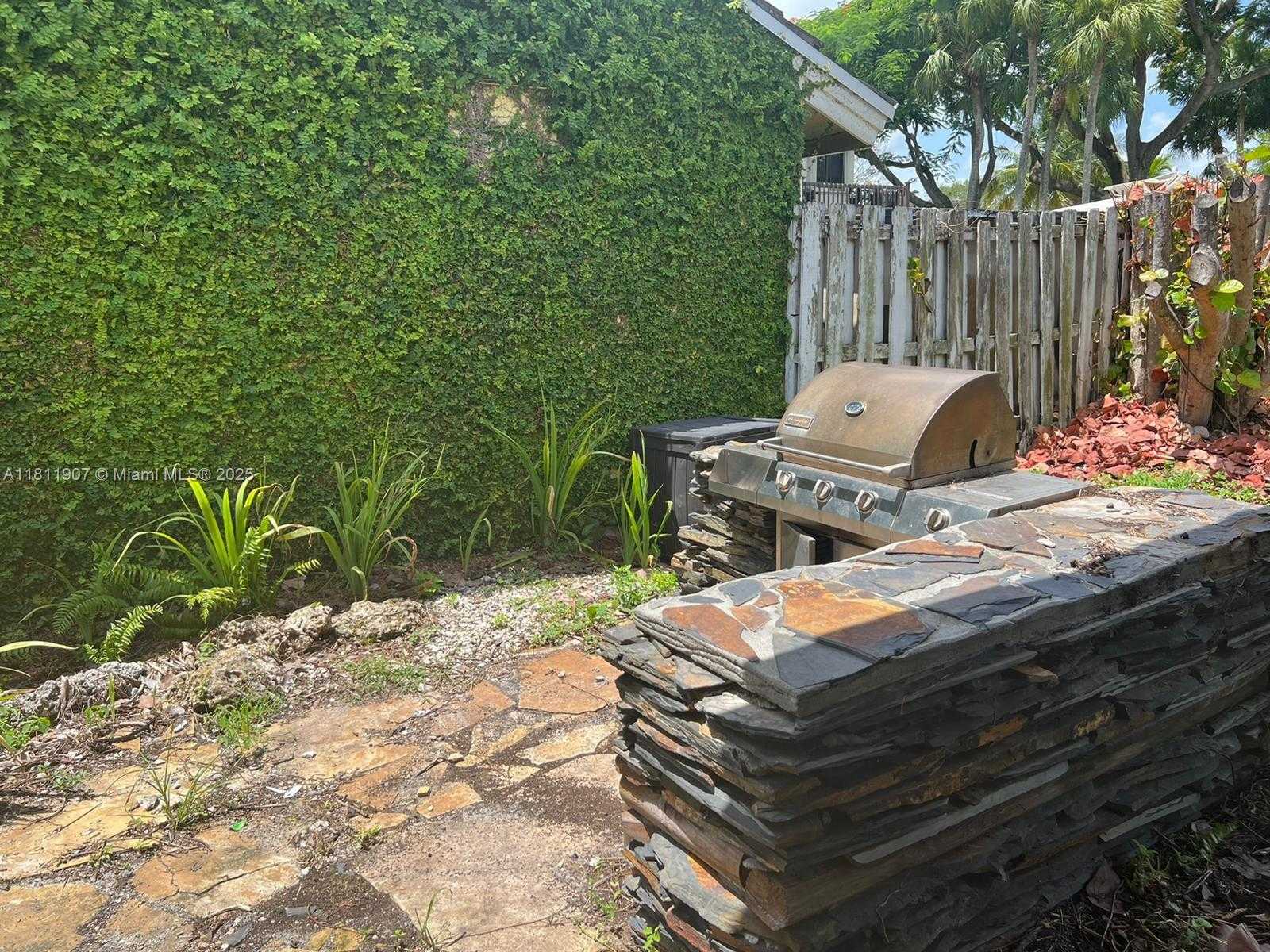 Small Image of 9518 SOUTH WEST 148TH AVE CIR E, Miami Number 7