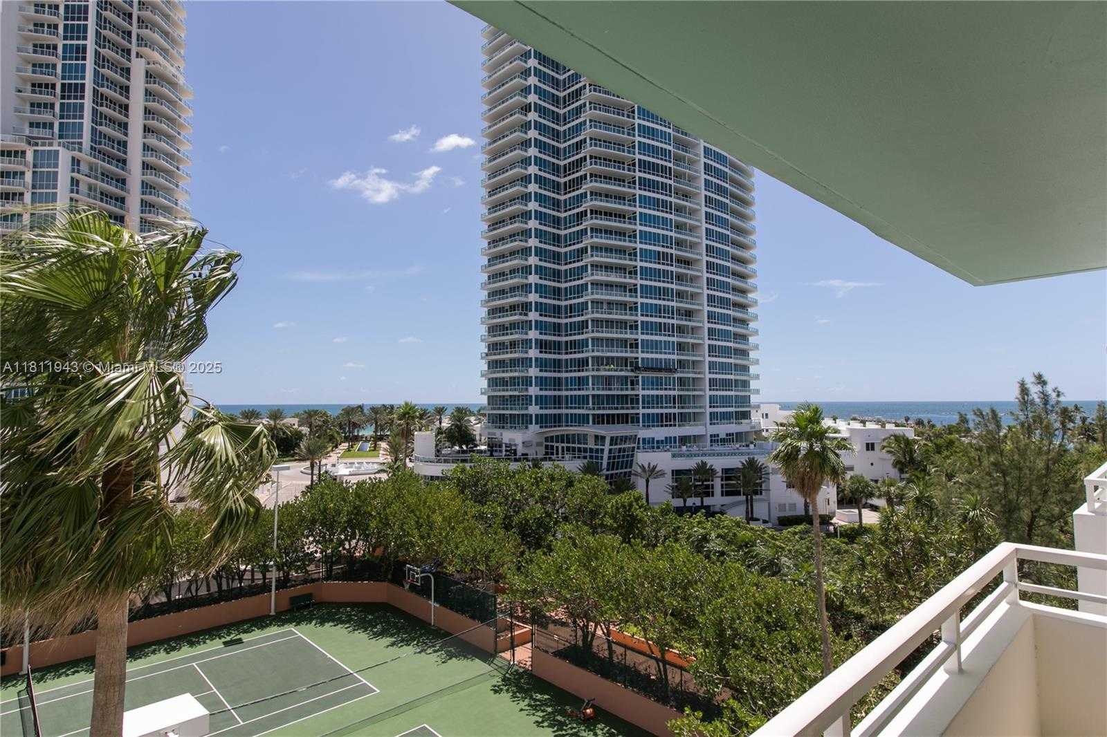 Small Image of 400 SOUTH POINTE DR #606, Miami Beach Number 14