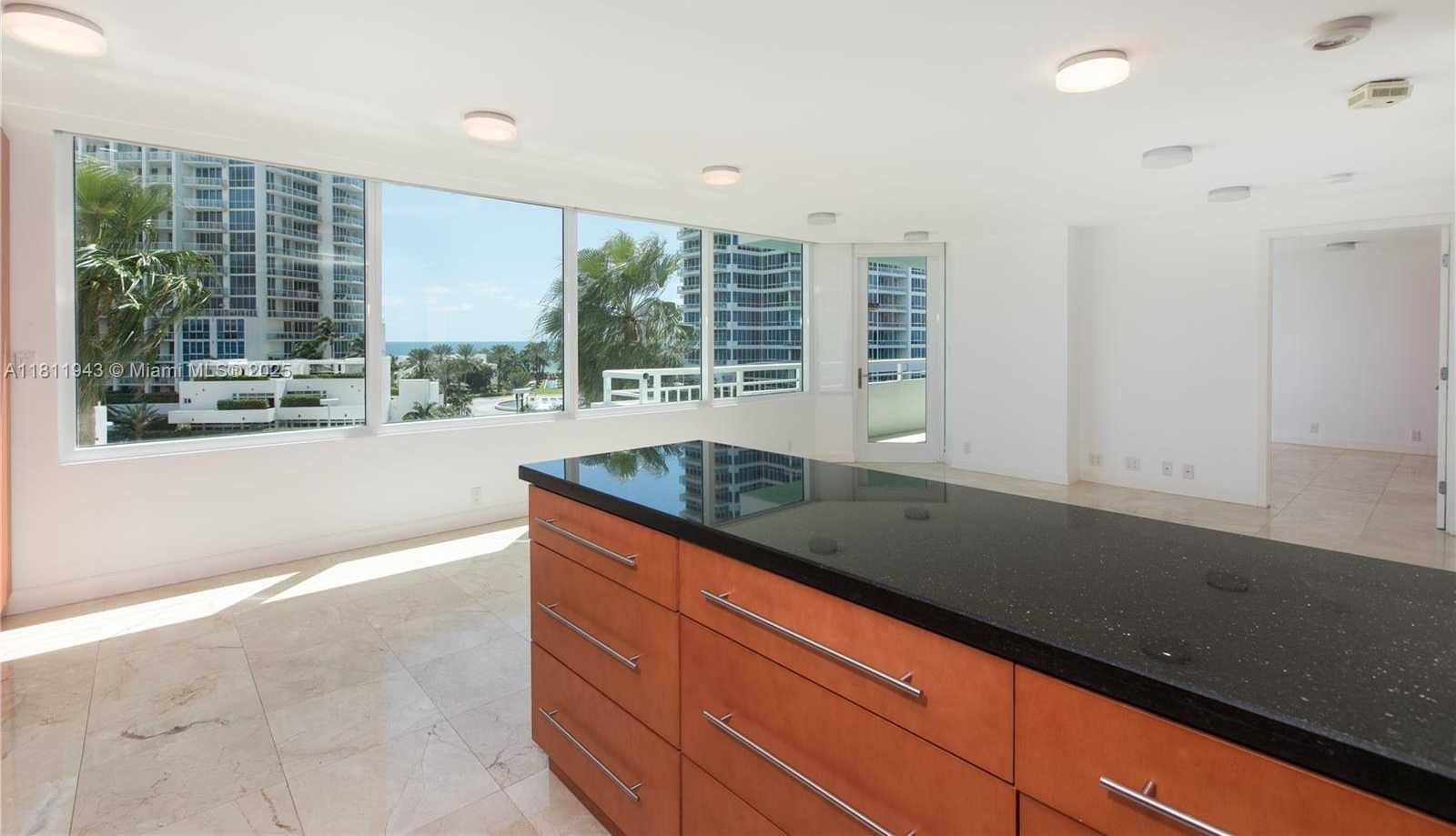 Small Image of 400 SOUTH POINTE DR #606, Miami Beach Number 4