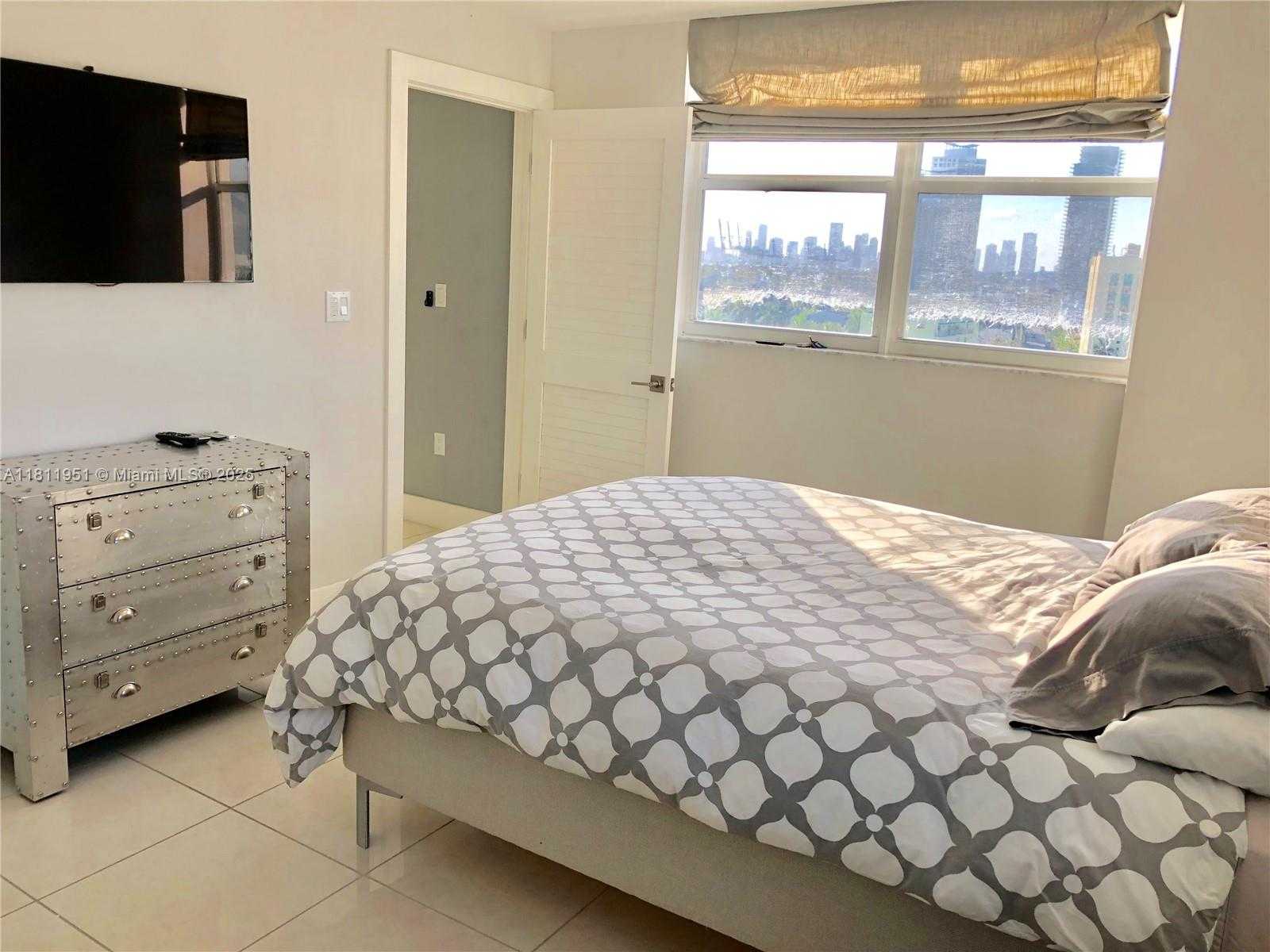 Small Image of 401 OCEAN DR #1001, Miami Beach Number 11