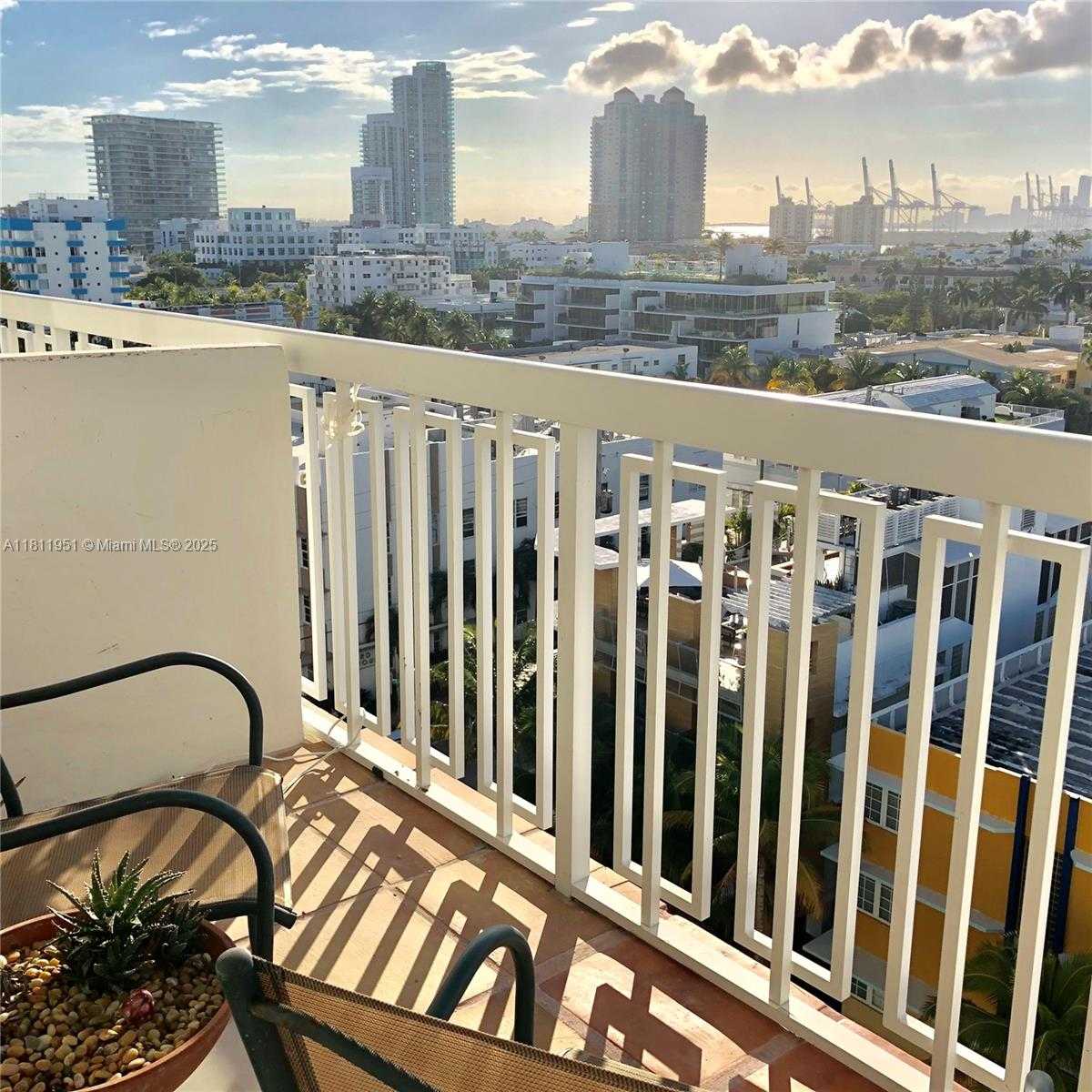 Small Image of 401 OCEAN DR #1001, Miami Beach Number 16