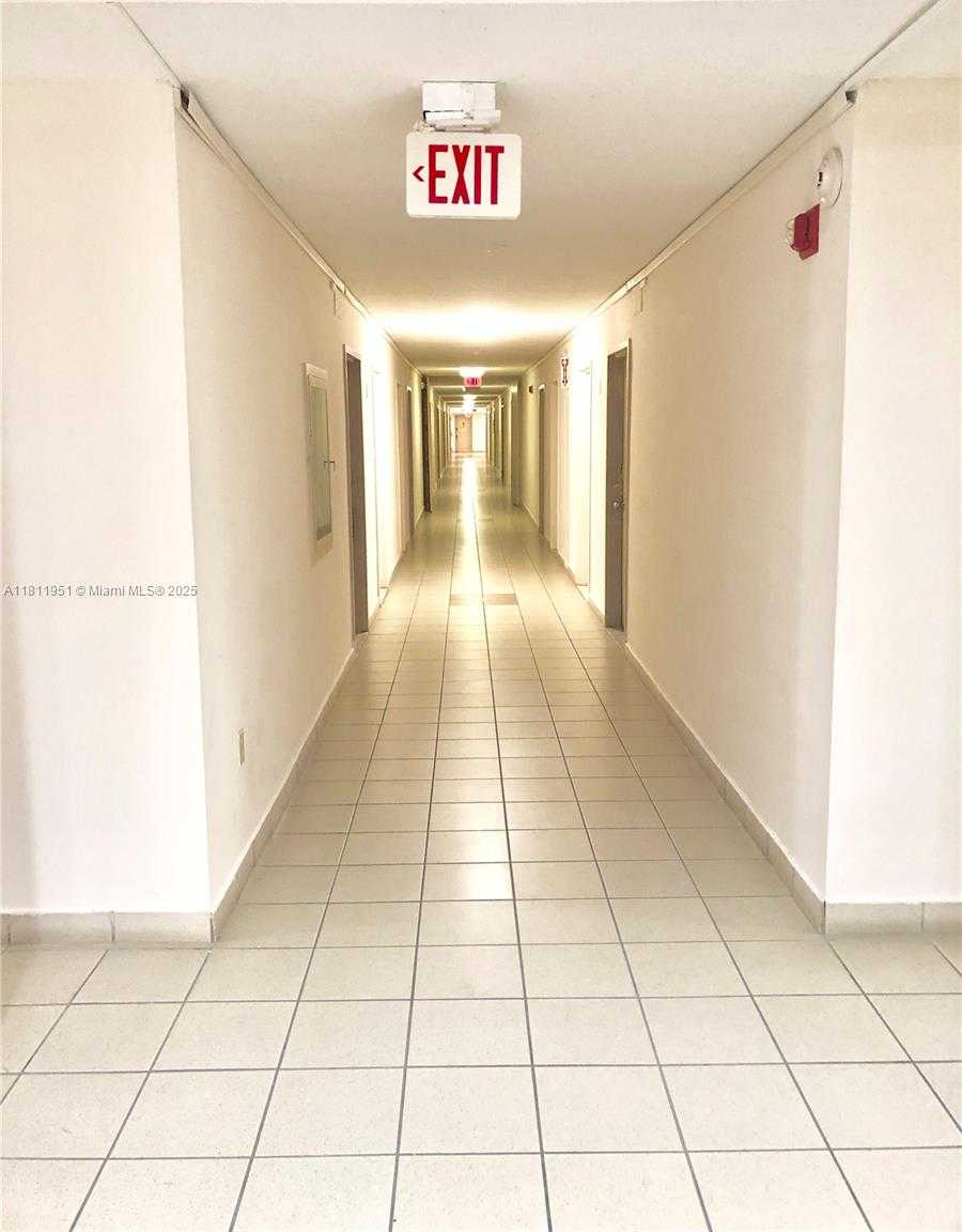 Small Image of 401 OCEAN DR #1001, Miami Beach Number 33
