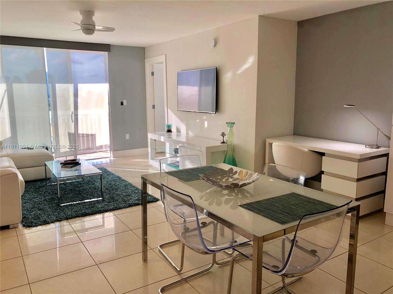 Small Image of 401 OCEAN DR #1001, Miami Beach Number 5