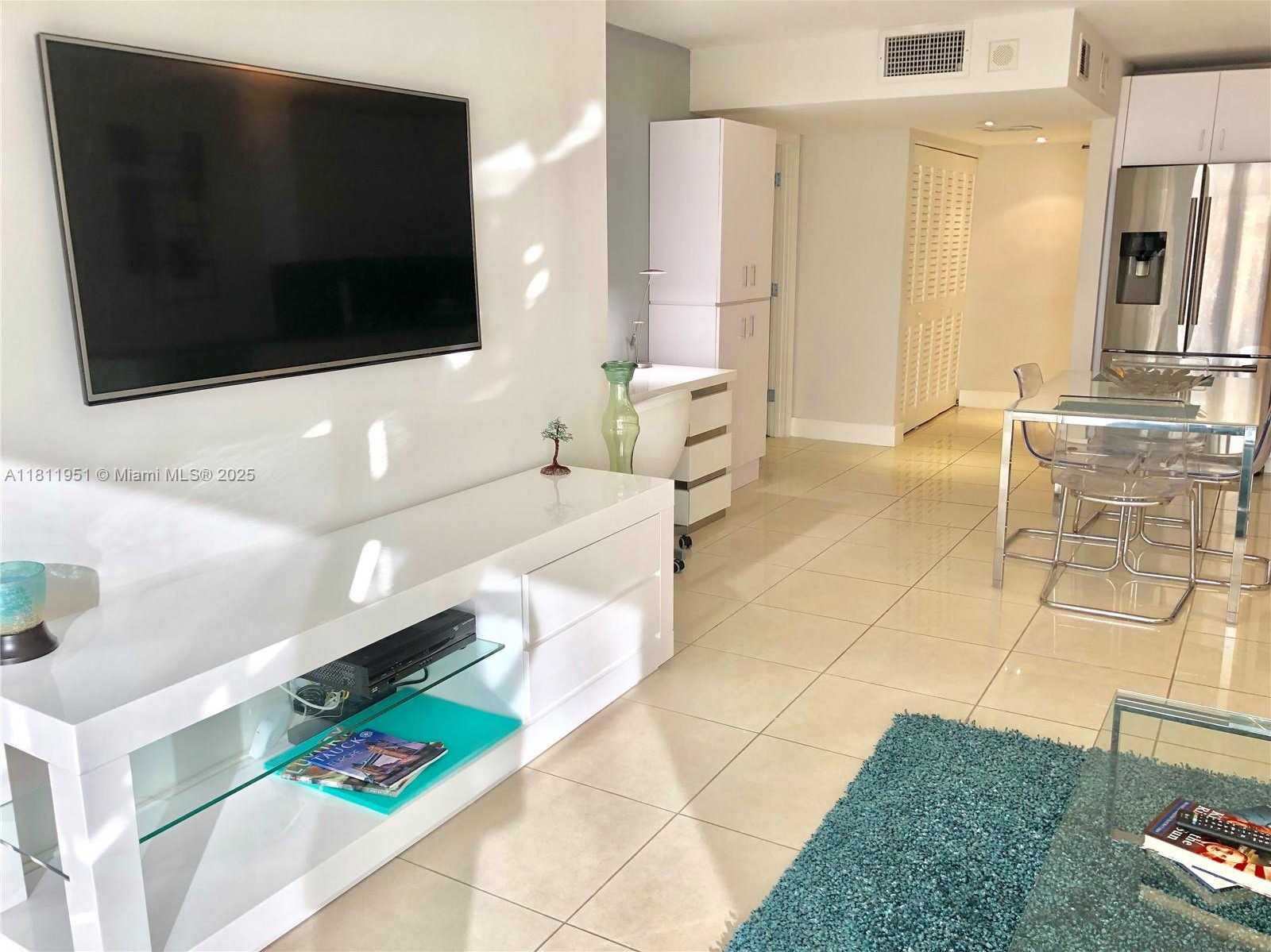 Small Image of 401 OCEAN DR #1001, Miami Beach Number 7