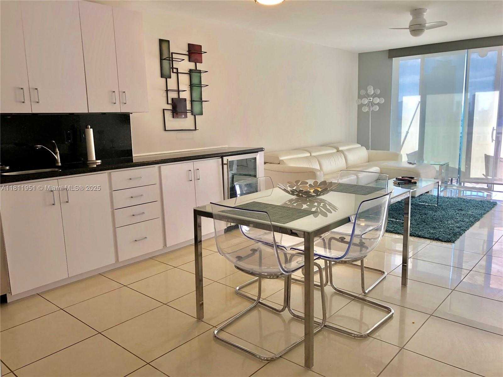 Small Image of 401 OCEAN DR #1001, Miami Beach Number 8