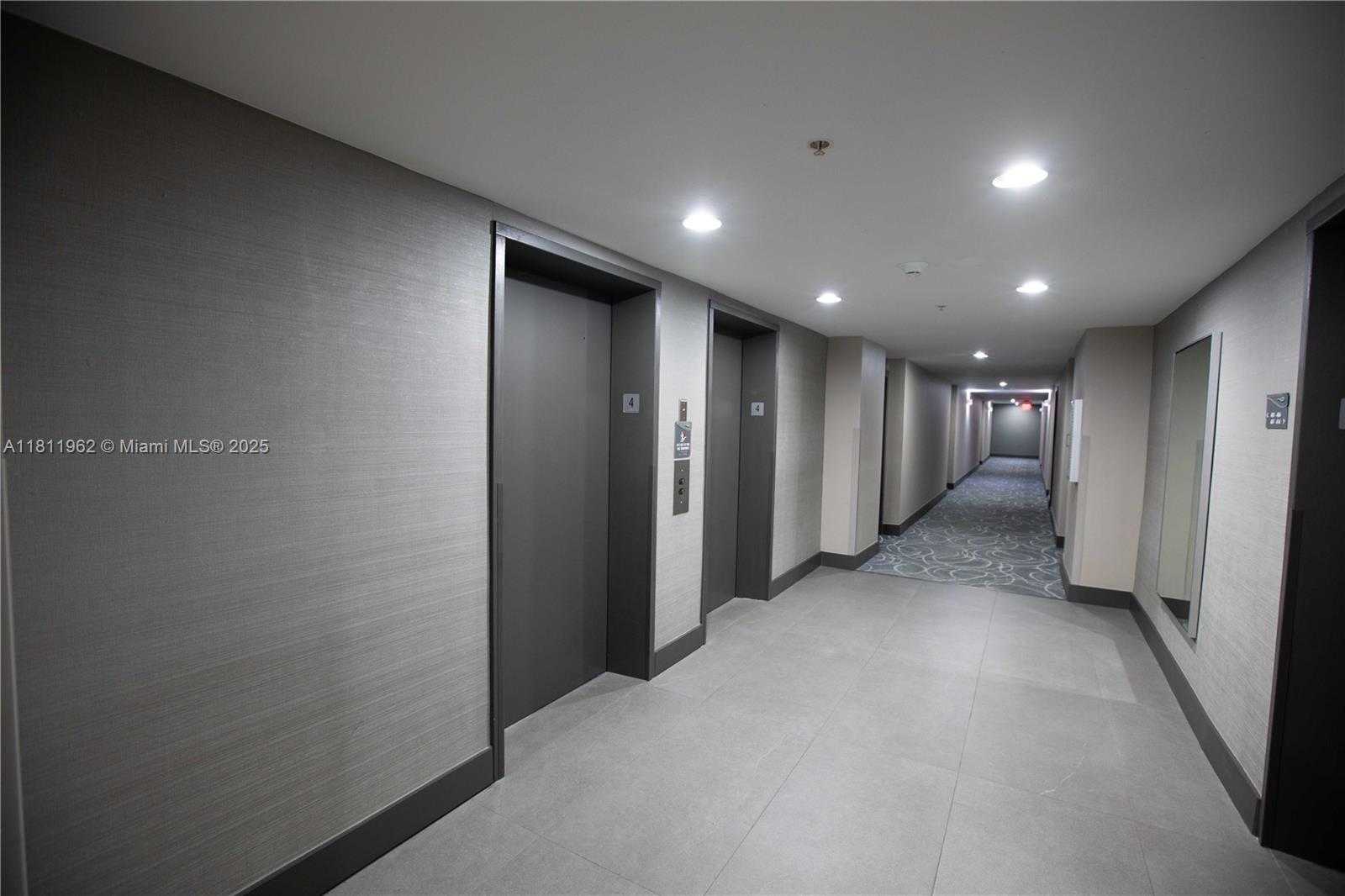 Small Image of 770 CLAUGHTON ISLAND DR #401, Miami Number 26