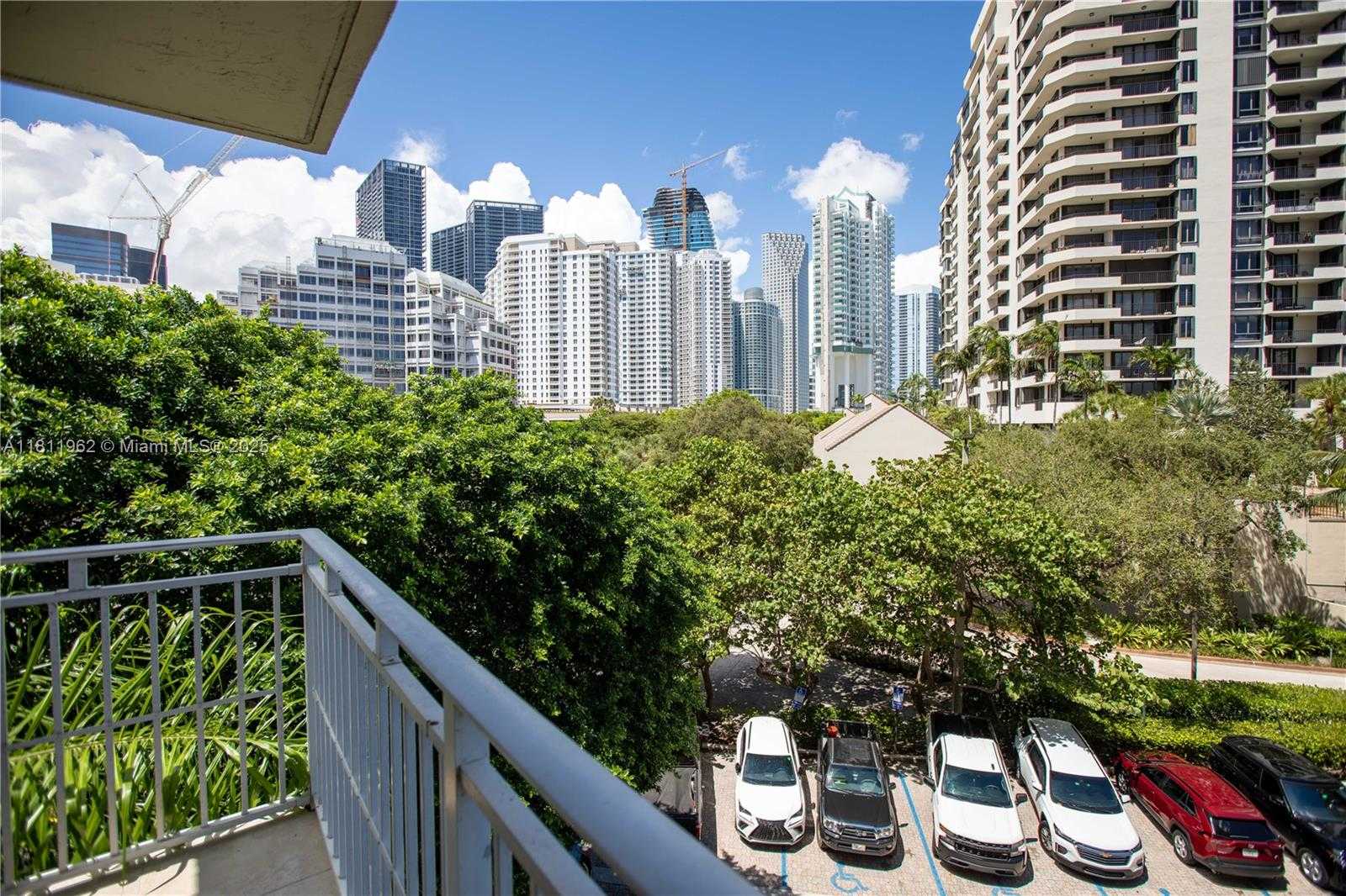 Small Image of 770 CLAUGHTON ISLAND DR #401, Miami Number 3