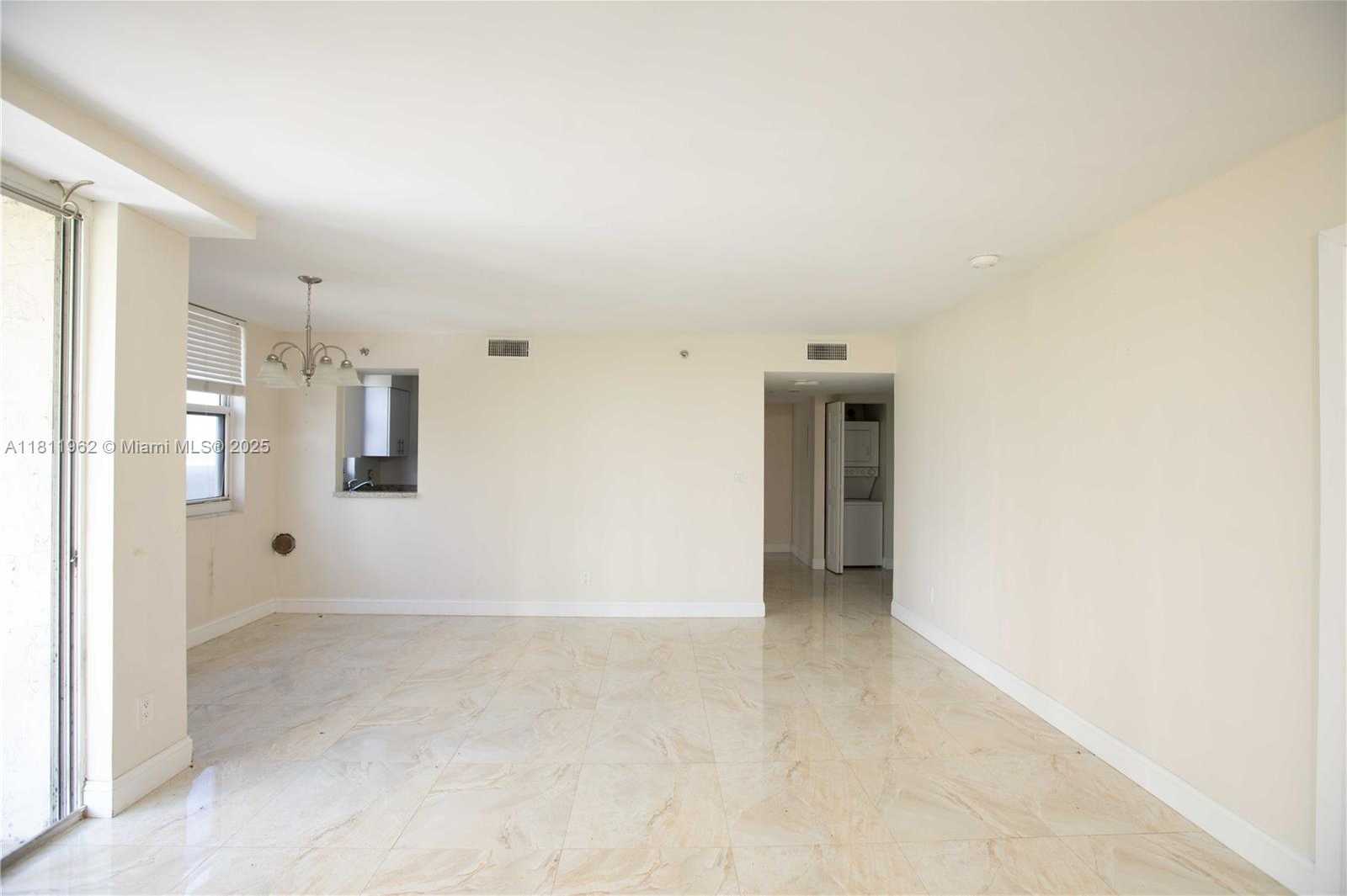 Small Image of 770 CLAUGHTON ISLAND DR #401, Miami Number 9