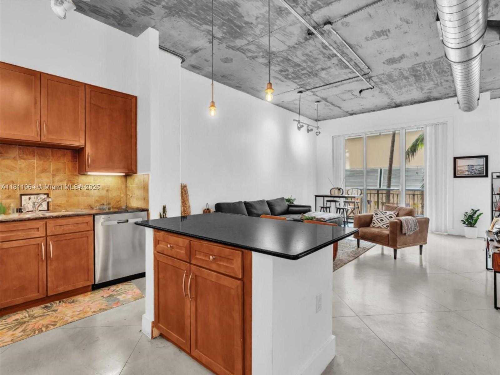 Small Image of 2001 BISCAYNE BLVD #3205, Miami Number 2