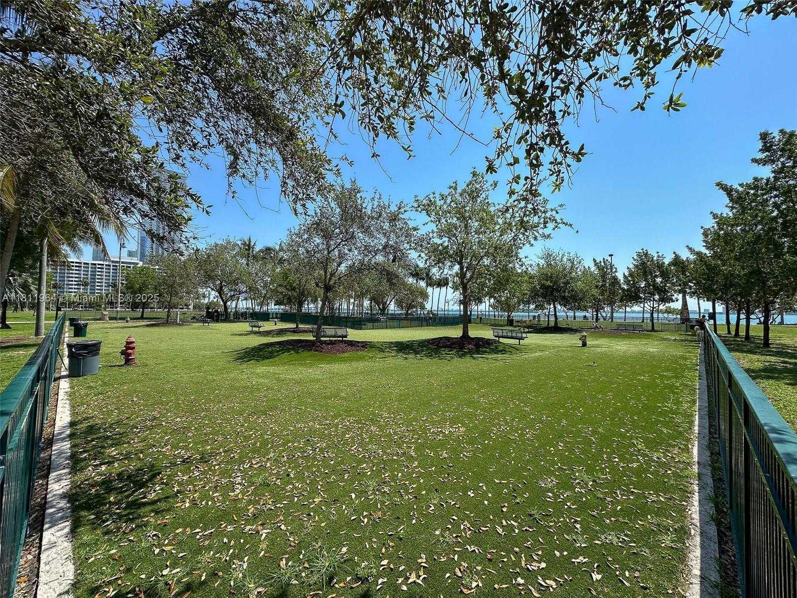 Small Image of 2001 BISCAYNE BLVD #3205, Miami Number 25