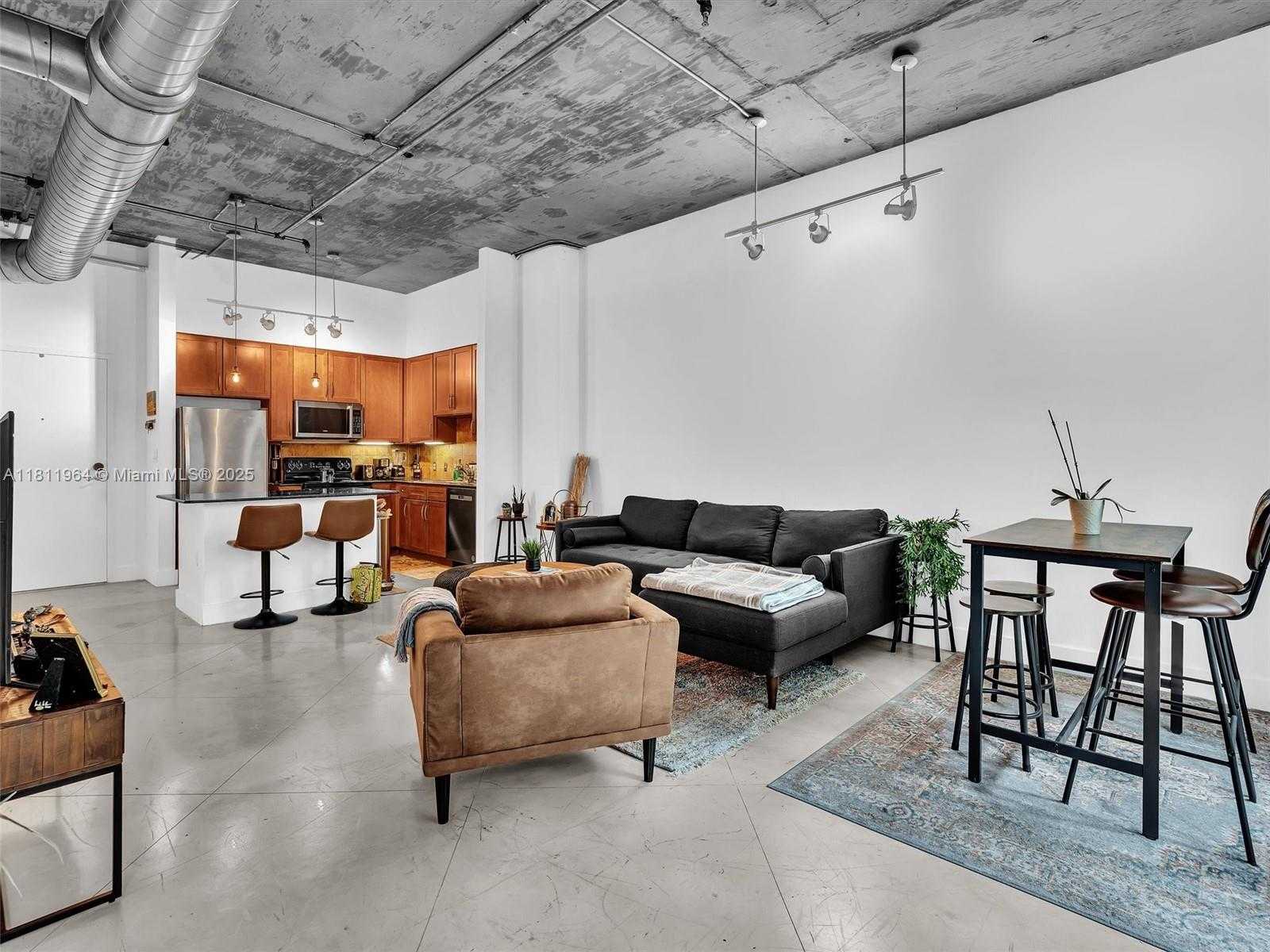 Small Image of 2001 BISCAYNE BLVD #3205, Miami Number 3