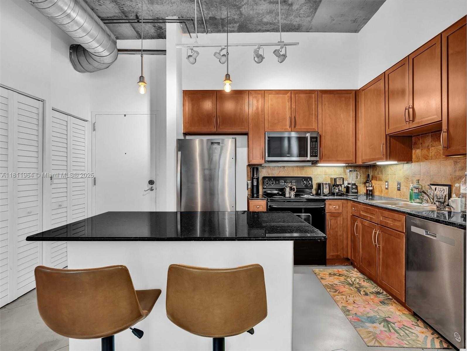 Small Image of 2001 BISCAYNE BLVD #3205, Miami Number 7