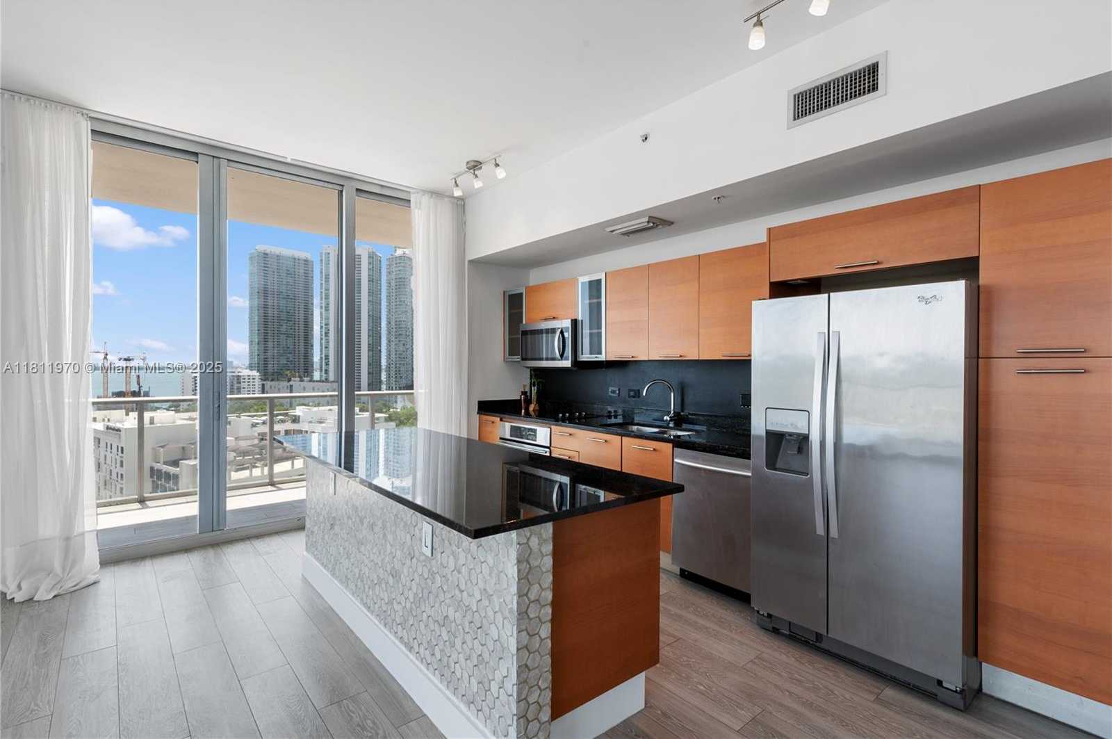 Small Image of 3470 EAST COAST AVE #H1401, Miami Number 22