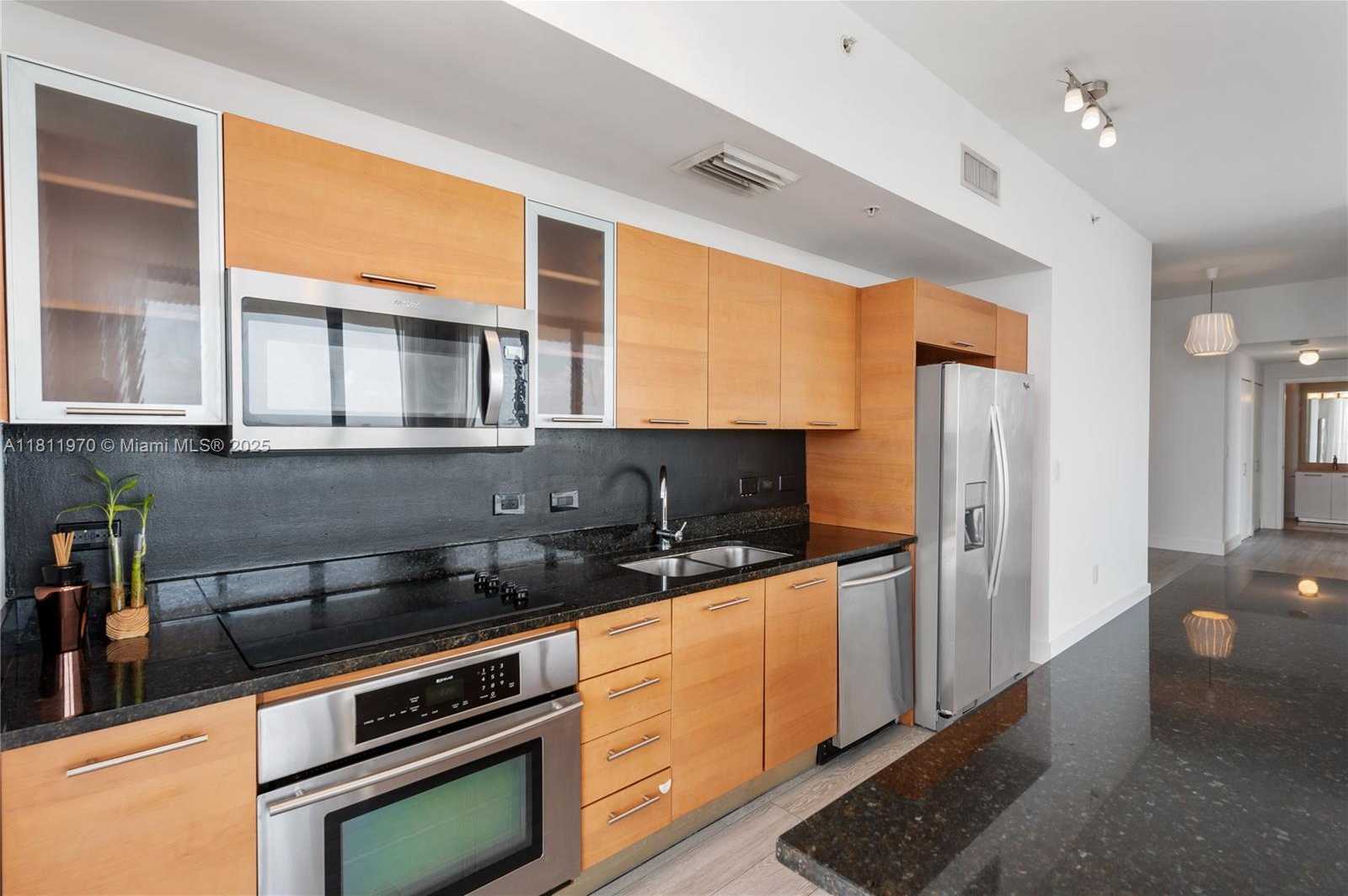 Small Image of 3470 EAST COAST AVE #H1401, Miami Number 24