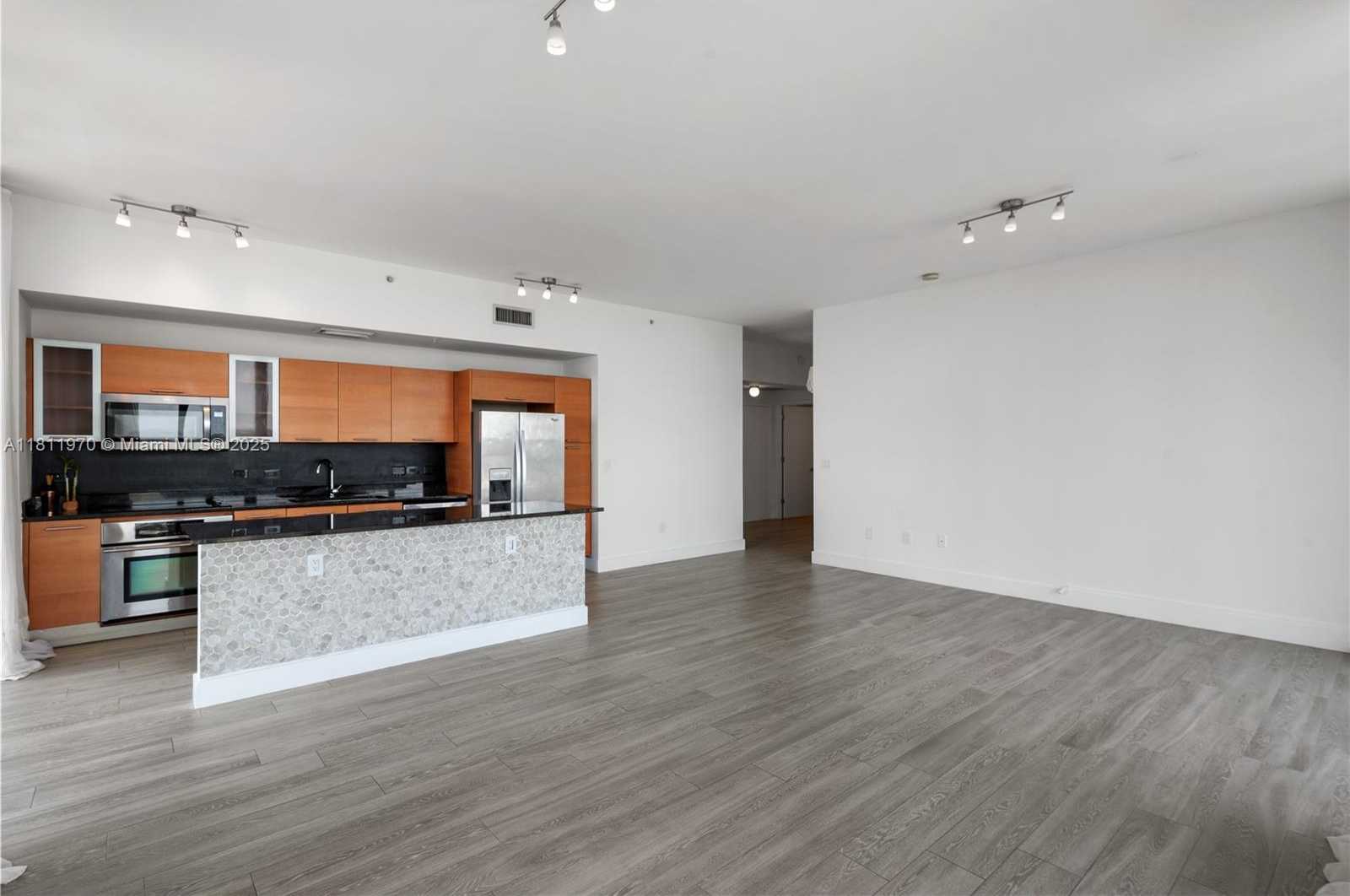 Small Image of 3470 EAST COAST AVE #H1401, Miami Number 26